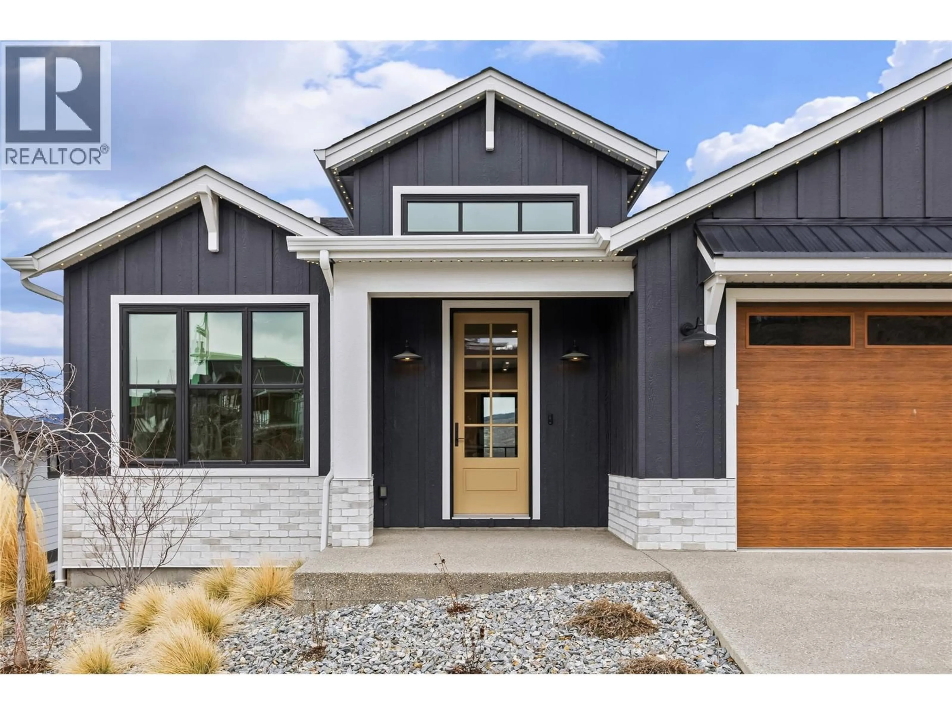 Unknown for 1062 EMSLIE STREET, Kelowna British Columbia V1W0C3