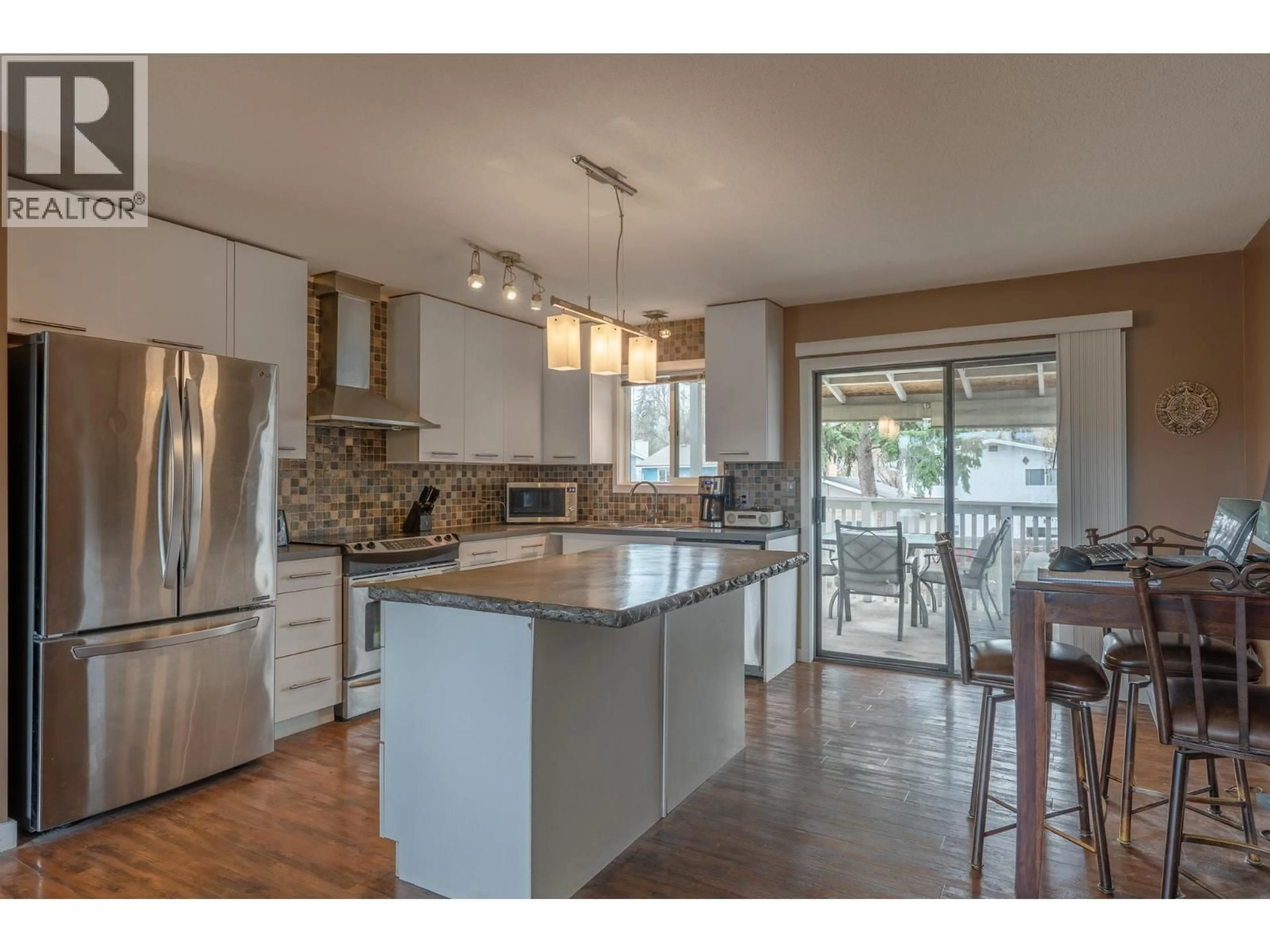Open concept kitchen, unknown for 909 GRENFELL COURT, Kelowna British Columbia V1Y8C5