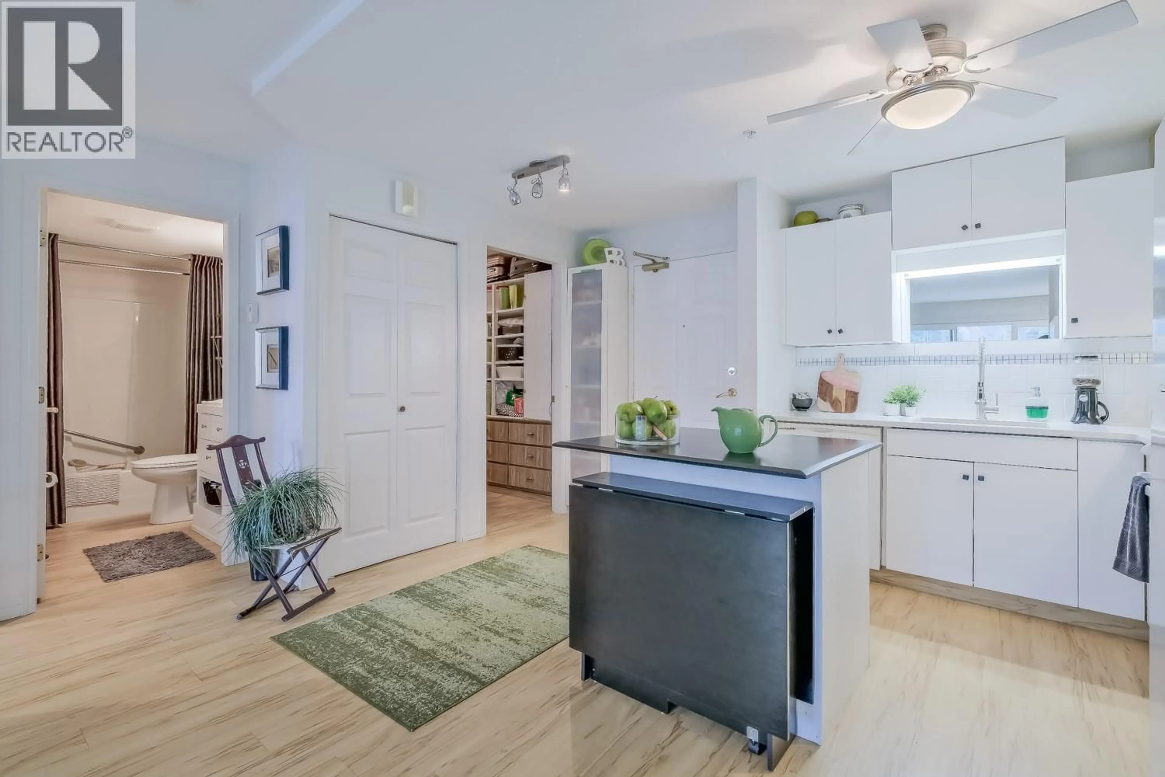 Open concept kitchen, unknown for 215 - 920 SASKATOON ROAD, Kelowna British Columbia V1X7P8