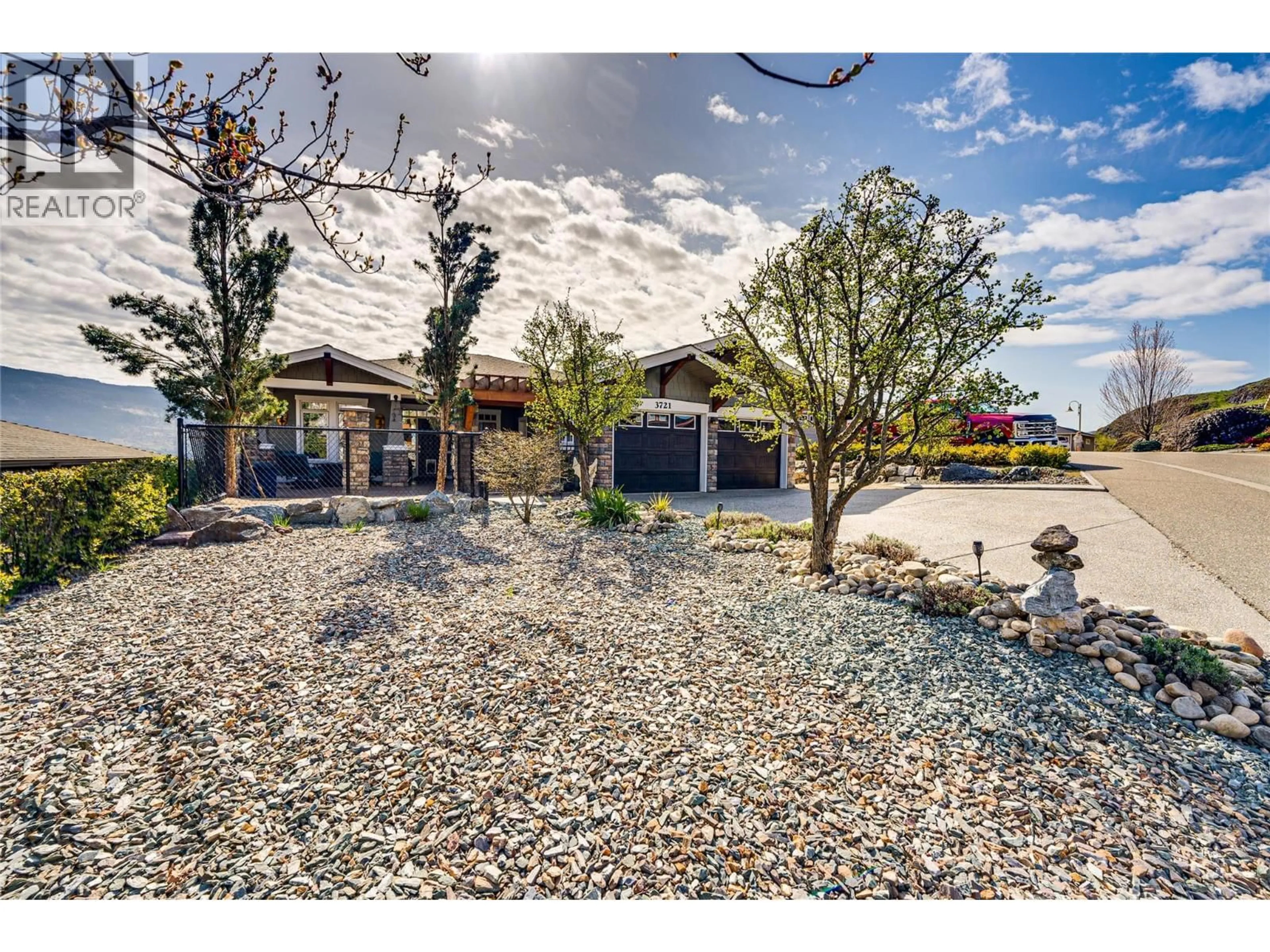 A pic from outside/outdoor area/front of a property/back of a property/a pic from drone, street for 3721 RAZORBACK COURT, Vernon British Columbia V1T9W4