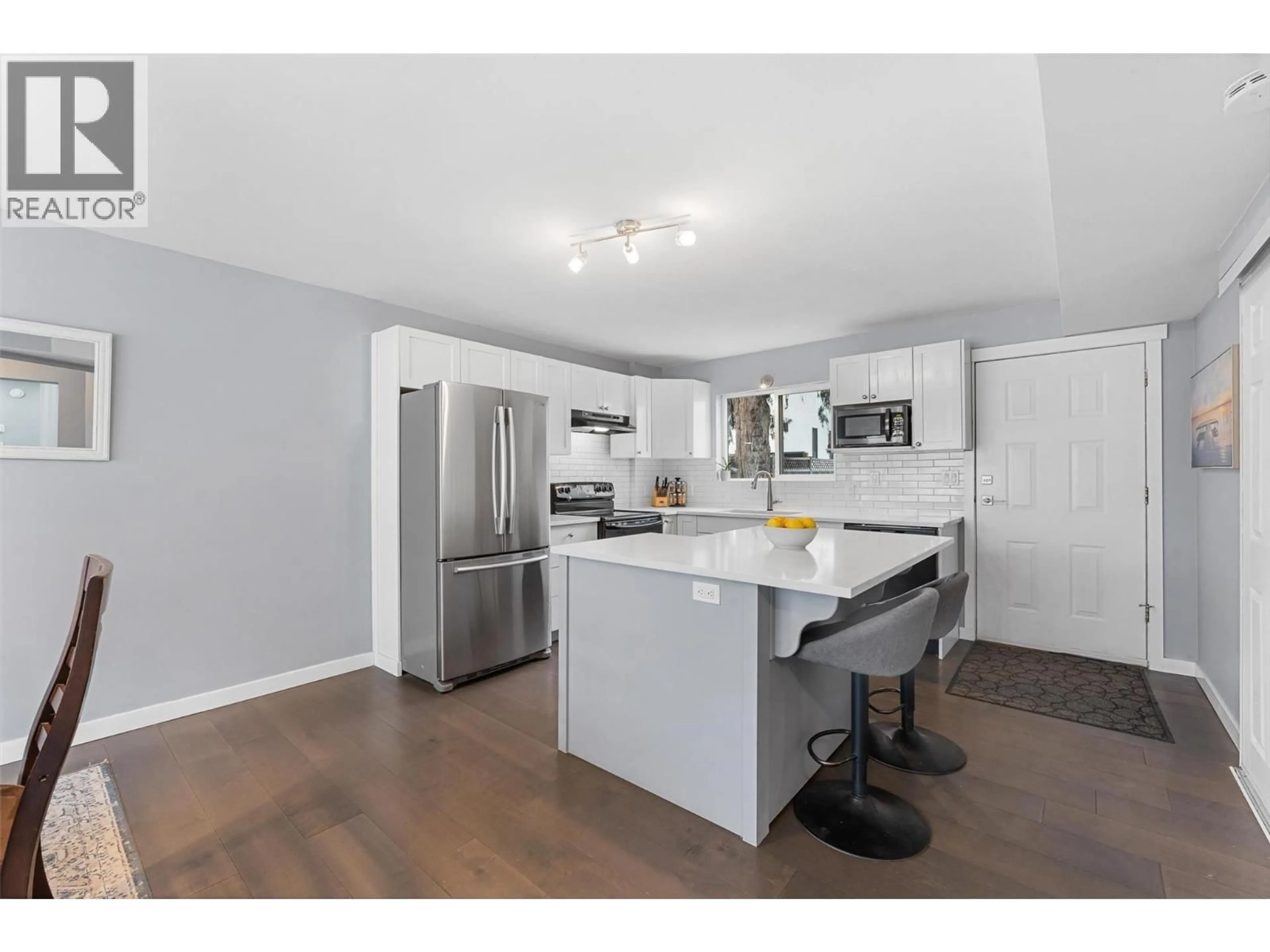 Open concept kitchen, unknown for 482 SNOWSELL STREET NORTH, Kelowna British Columbia V1V2C7