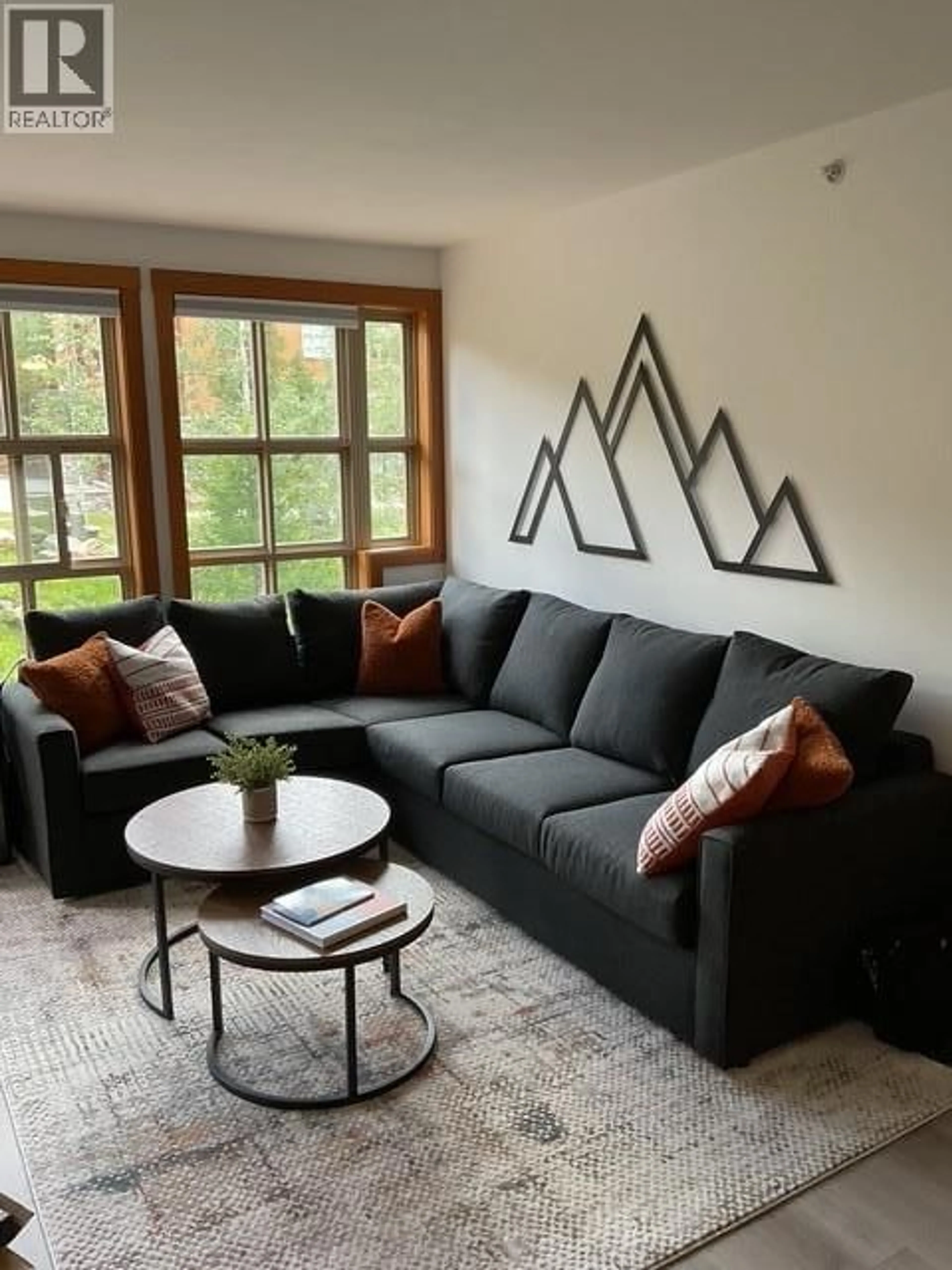 Living room with furniture, unknown for 411 - 2060 SUMMIT DRIVE, Panorama British Columbia V0A1T0