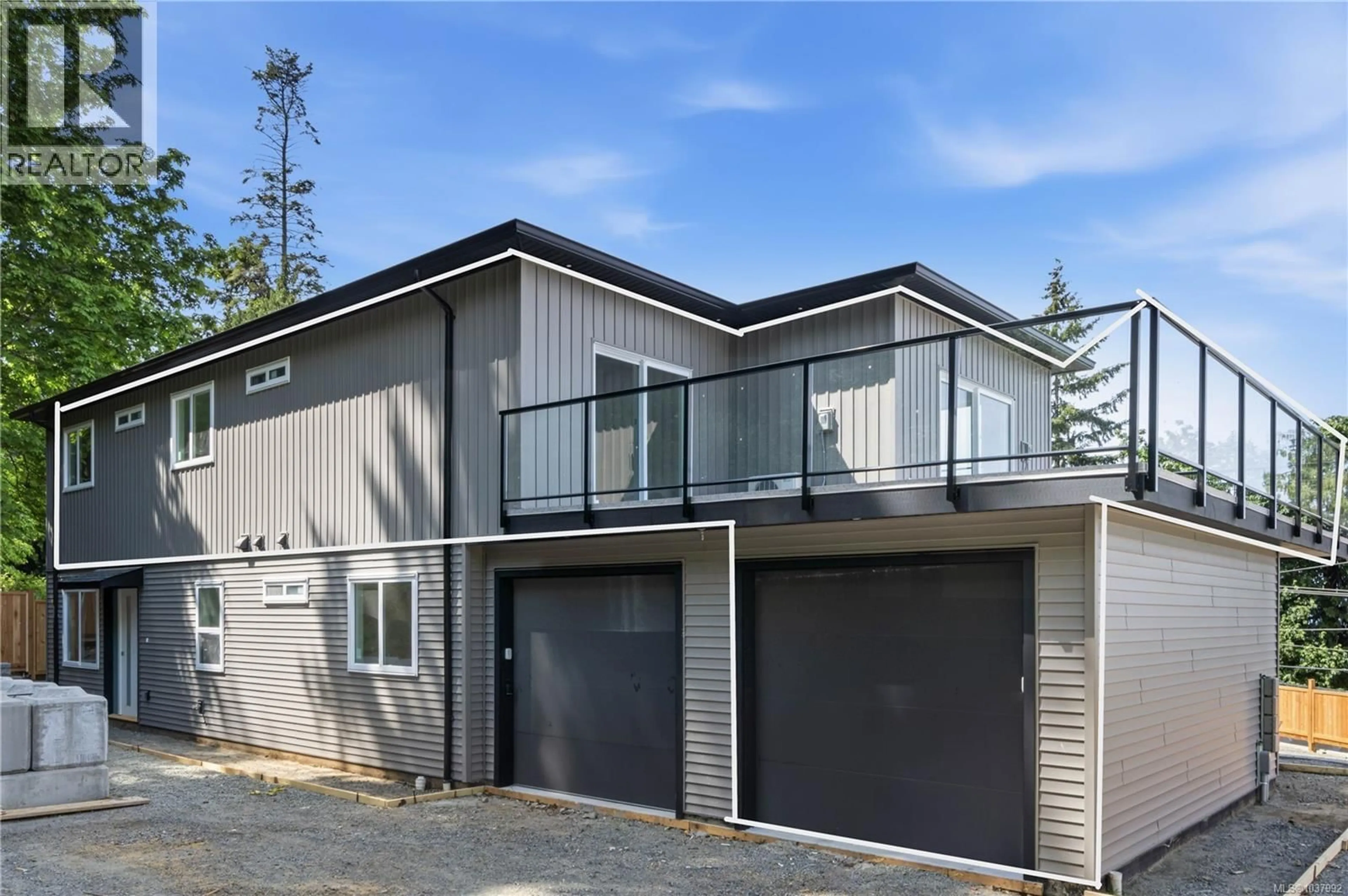 Home with vinyl exterior material, street for 201 - 5309 TOMS TURNABOUT, Nanaimo British Columbia V9T5M9