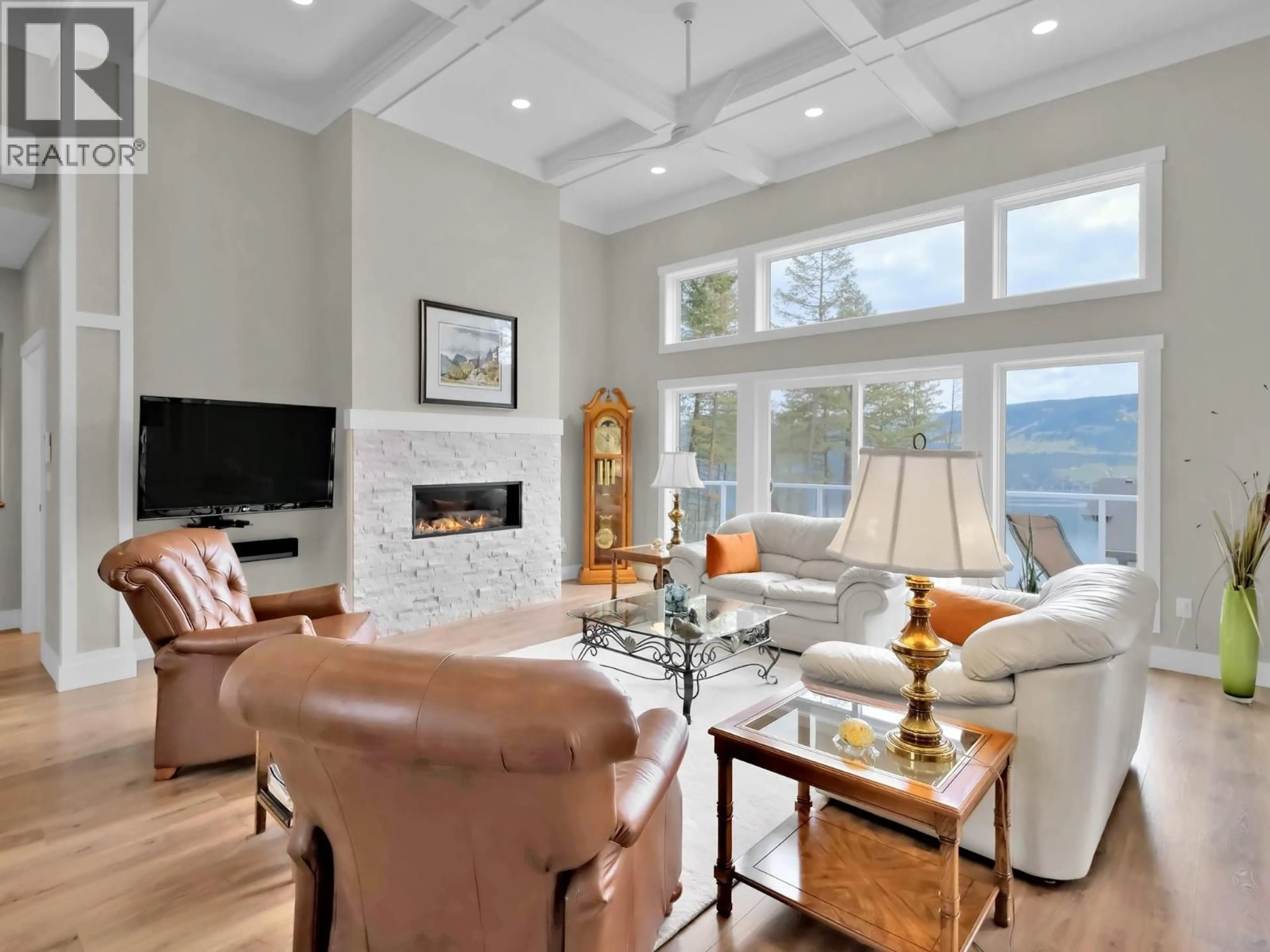 Living room with furniture, unknown for 7255 DUNWATERS ROAD, Kelowna British Columbia V1Z3W4