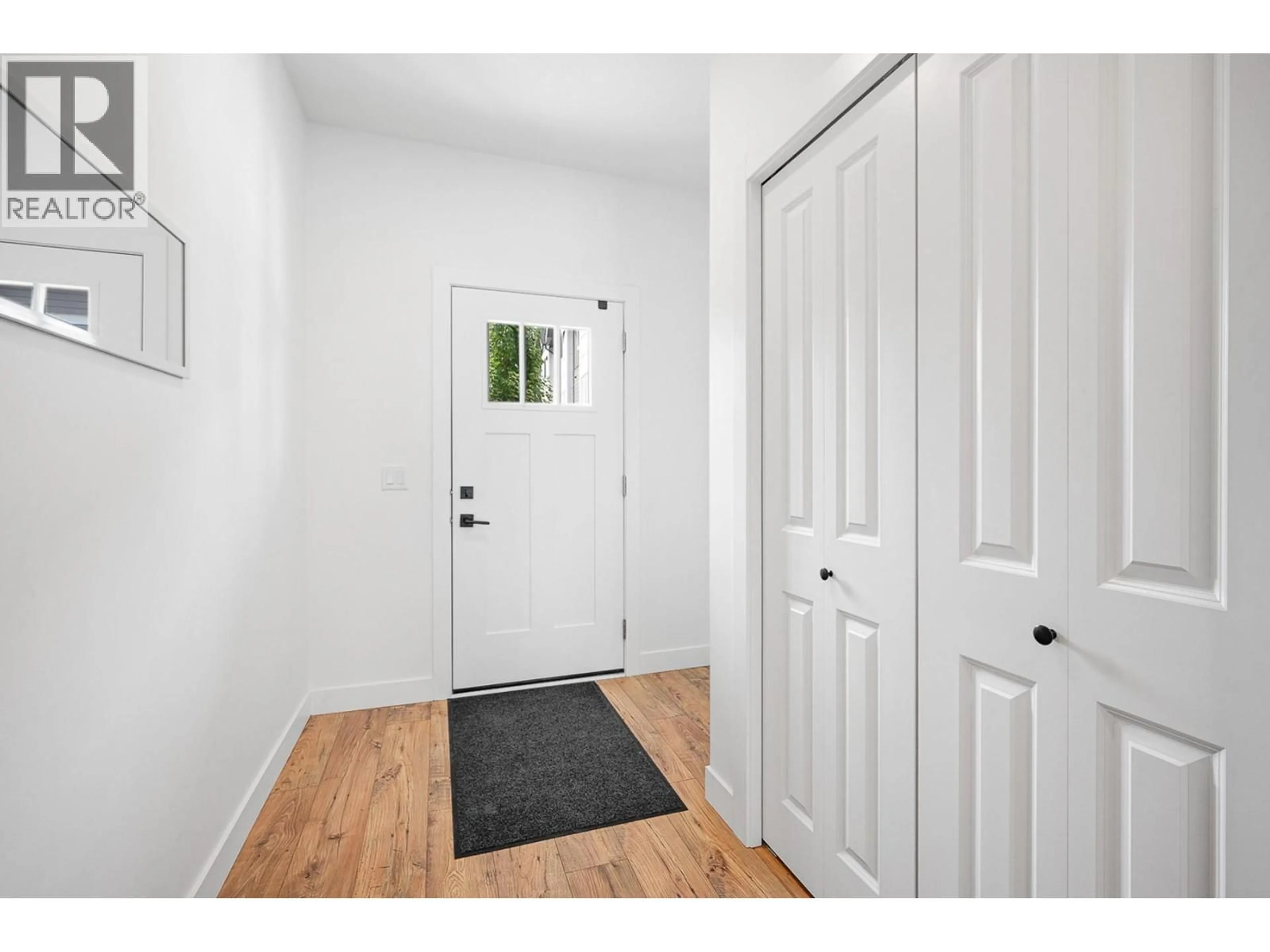 Indoor entryway for 22 - 12075 OCEOLA ROAD, Lake Country British Columbia V4V1H1