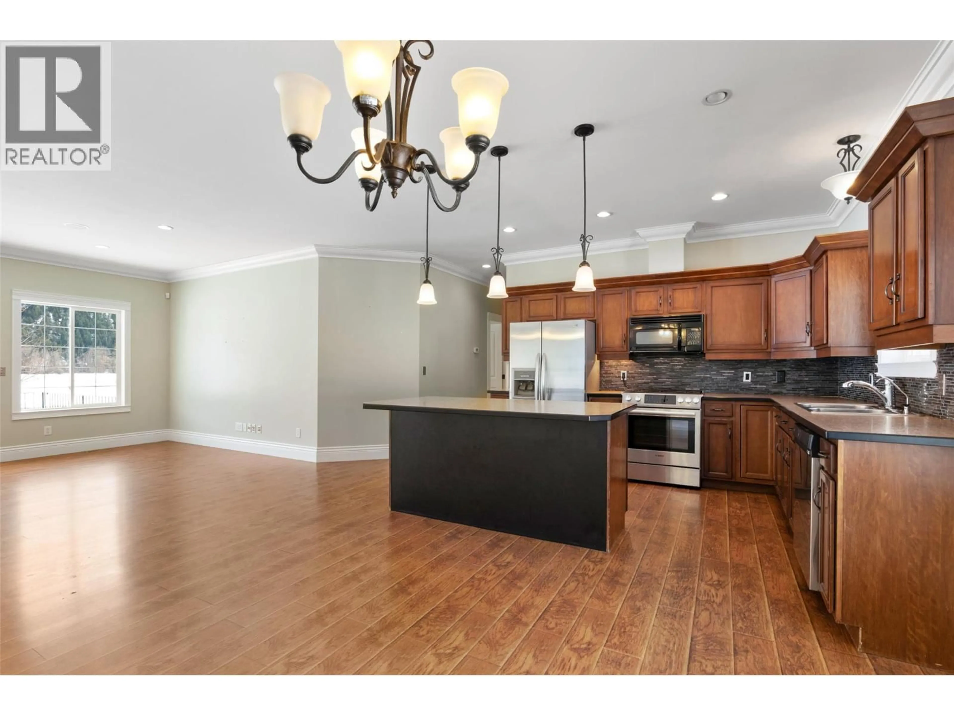 Open concept kitchen, unknown for 1027 SALMON RIVER ROAD, Salmon Arm British Columbia V1E3G3