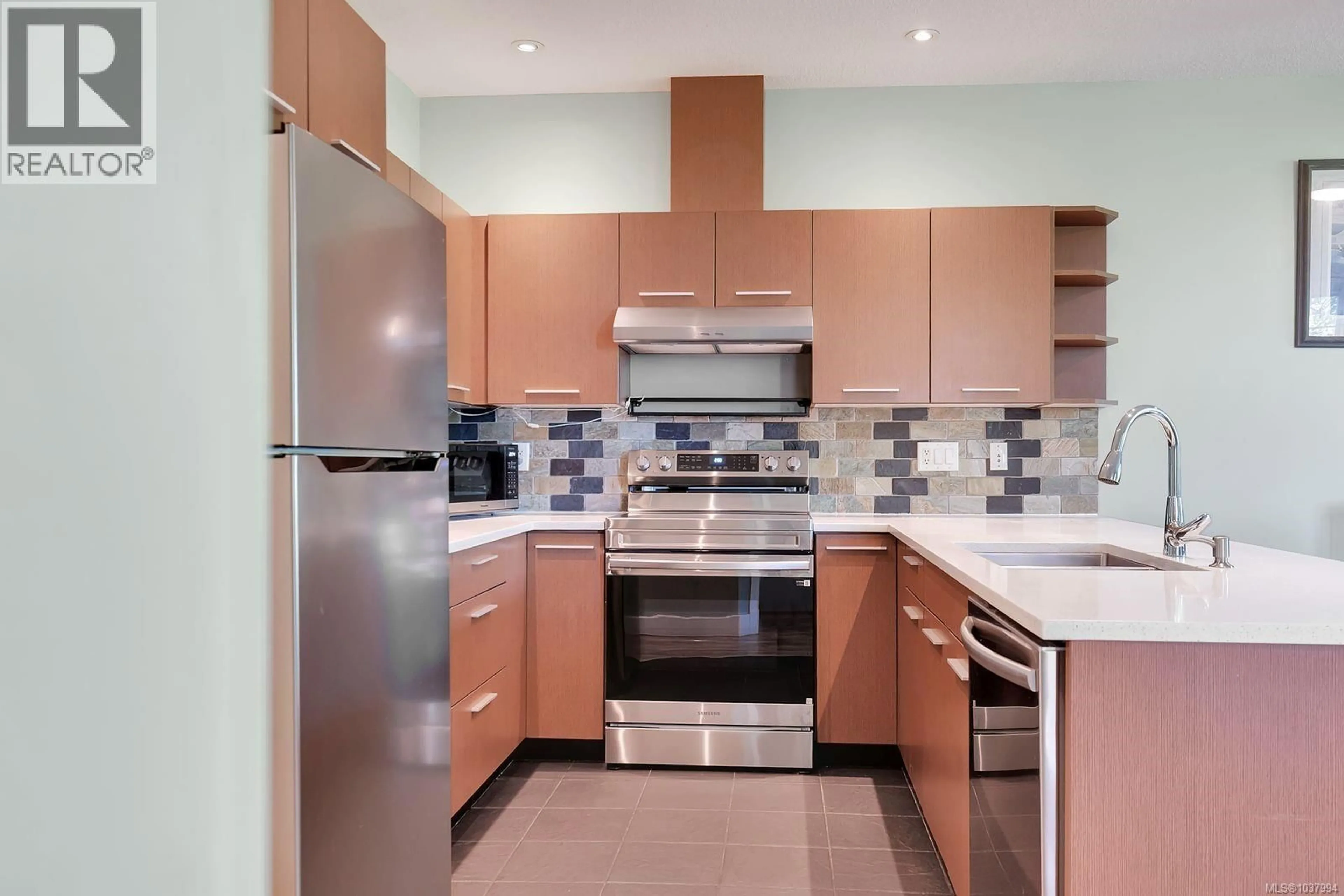 Standard kitchen, ceramic/tile floor for 6026 LEAH LANE, Nanaimo British Columbia V9V1W7