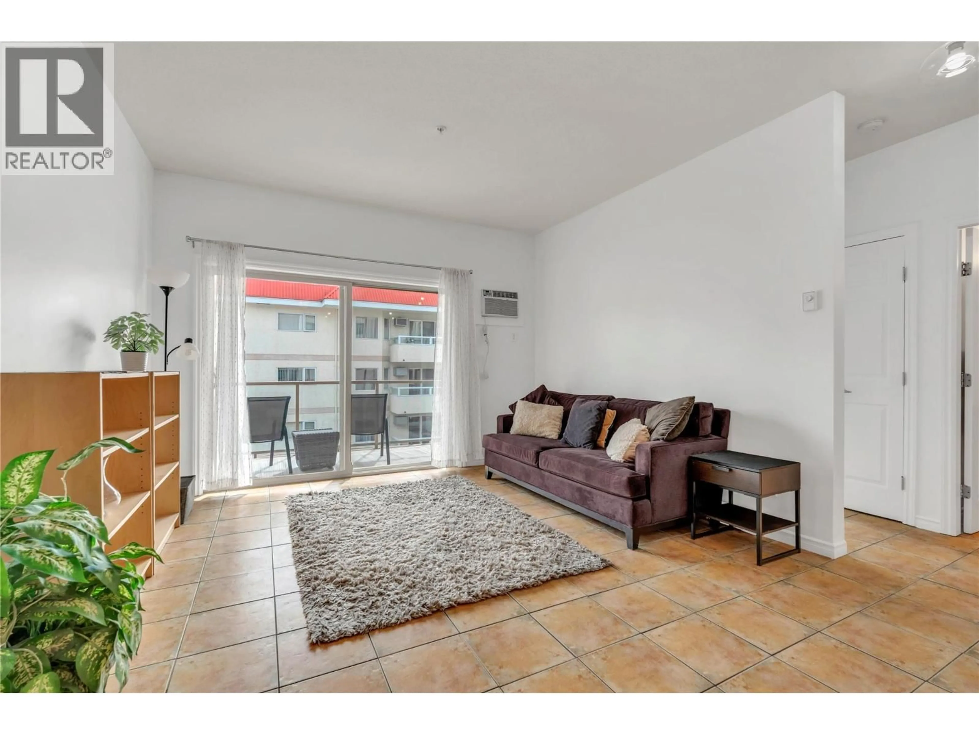 Living room with furniture, unknown for 306 - 196 WADE AVENUE WEST, Penticton British Columbia V2A1T6