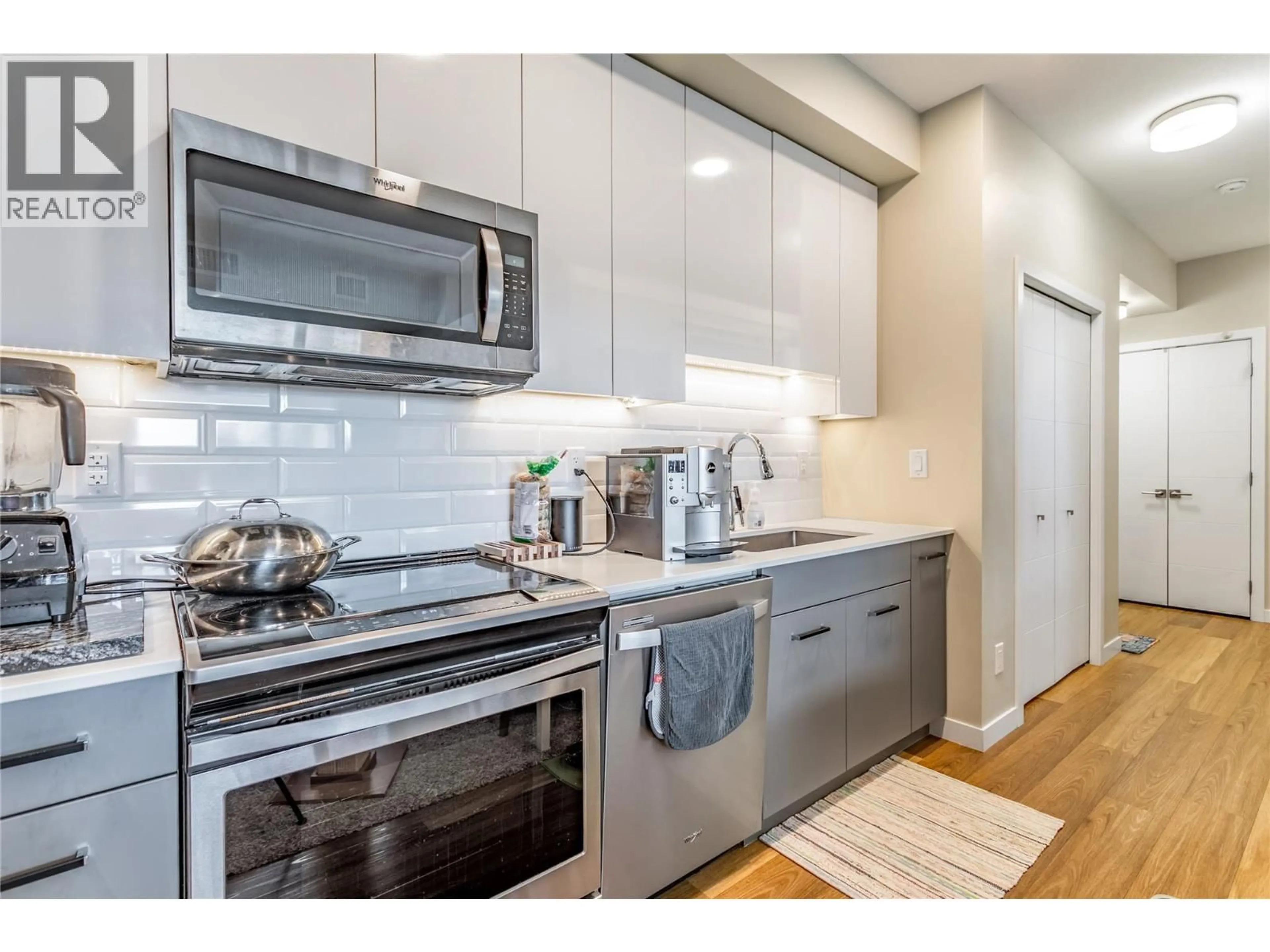 Open concept kitchen, unknown for 515 - 722 VALLEY ROAD, Kelowna British Columbia V1V2E6