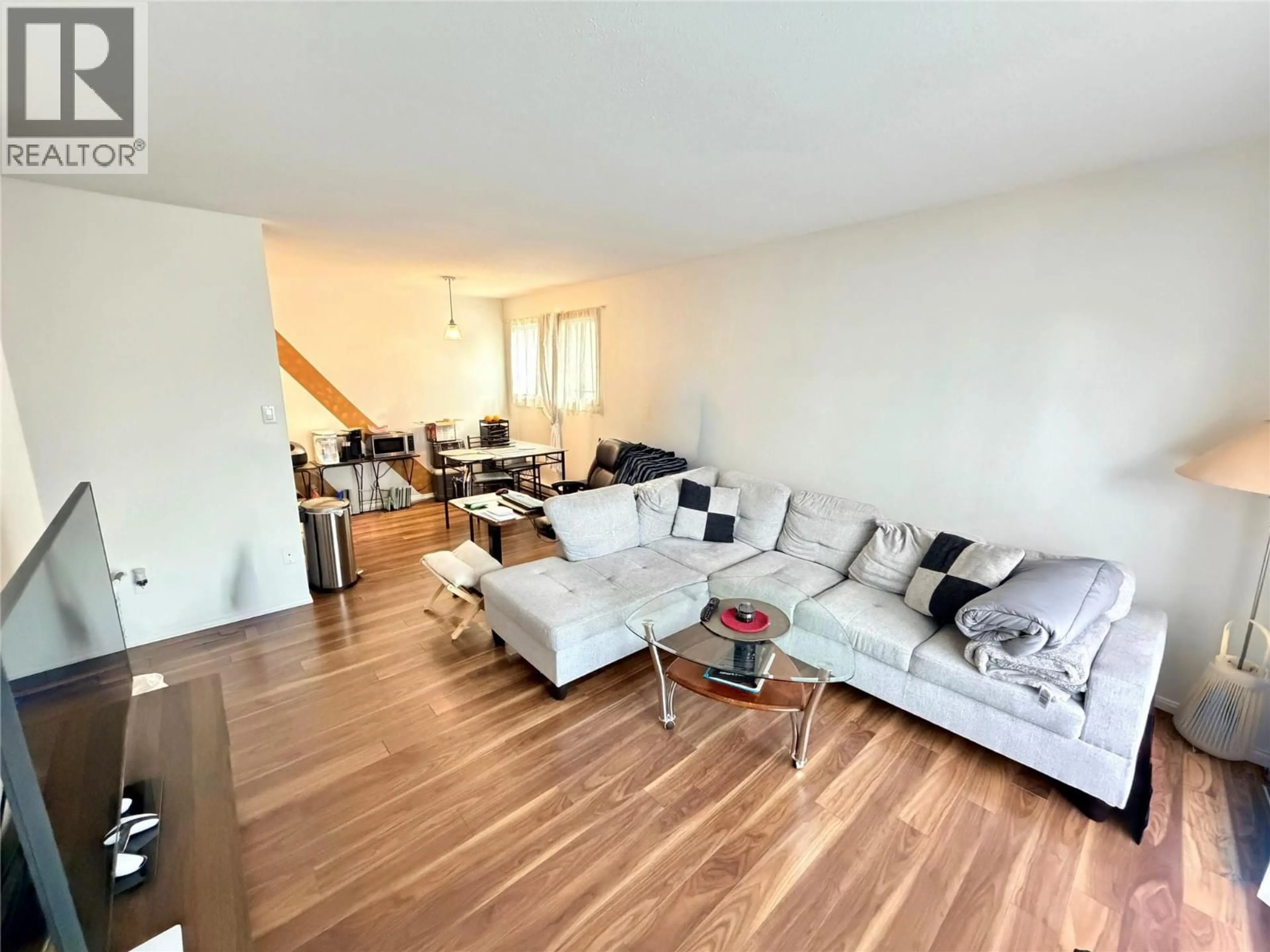 Living room with furniture, unknown for 211 - 803 FAIRVIEW ROAD, Penticton British Columbia V2A5Y7