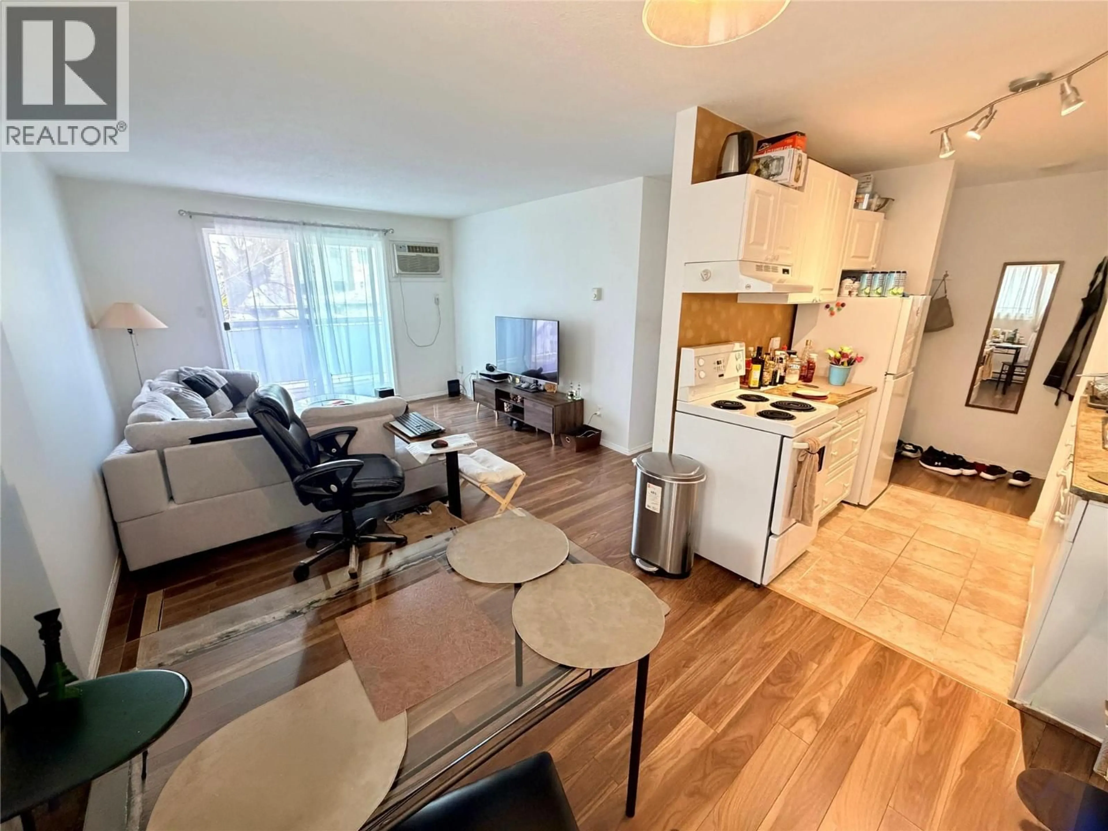 A pic of a room for 211 - 803 FAIRVIEW ROAD, Penticton British Columbia V2A5Y7