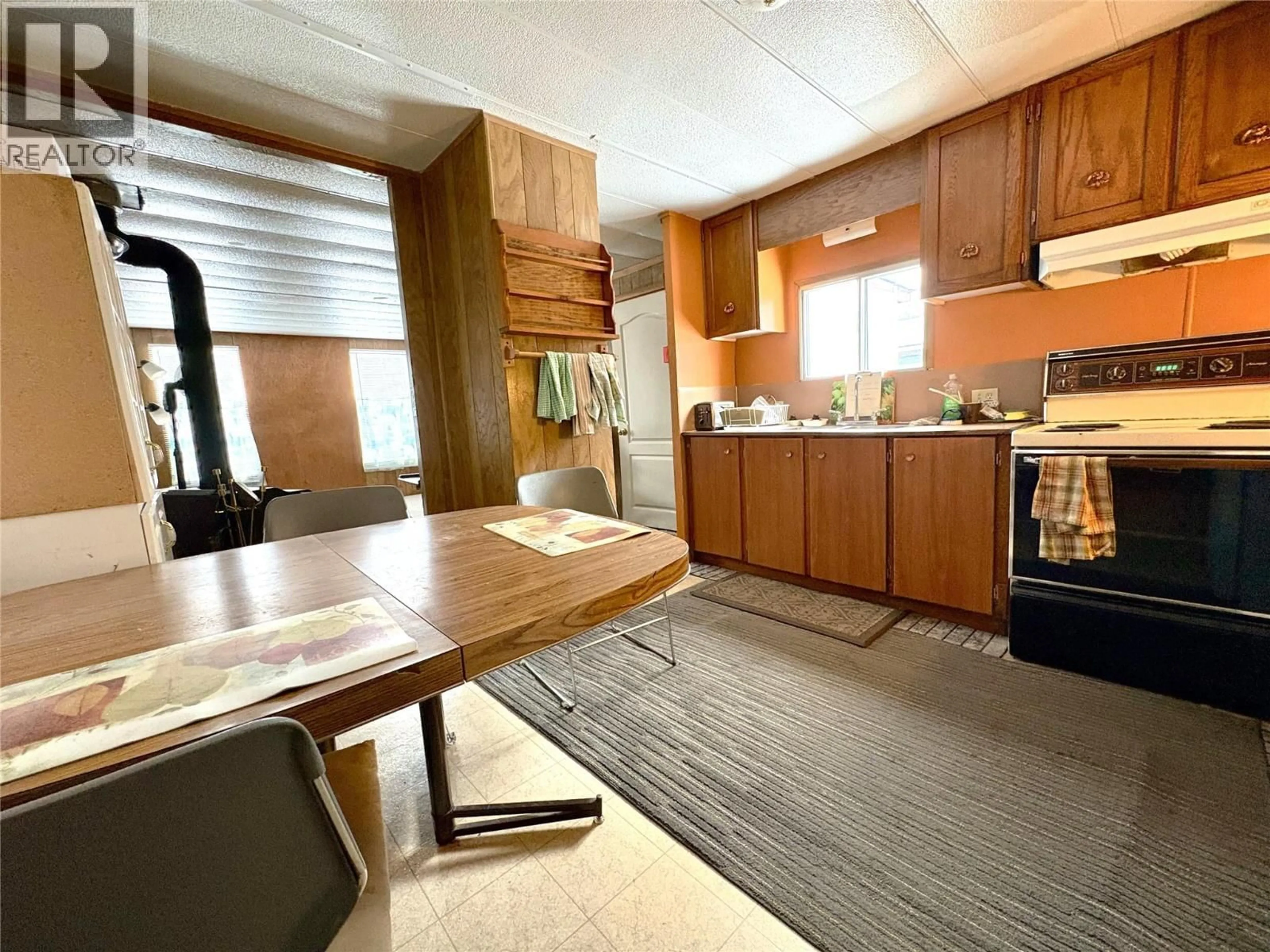 Standard kitchen, unknown for 437 WILDWOOD ROAD, Clearwater British Columbia V0E1N1