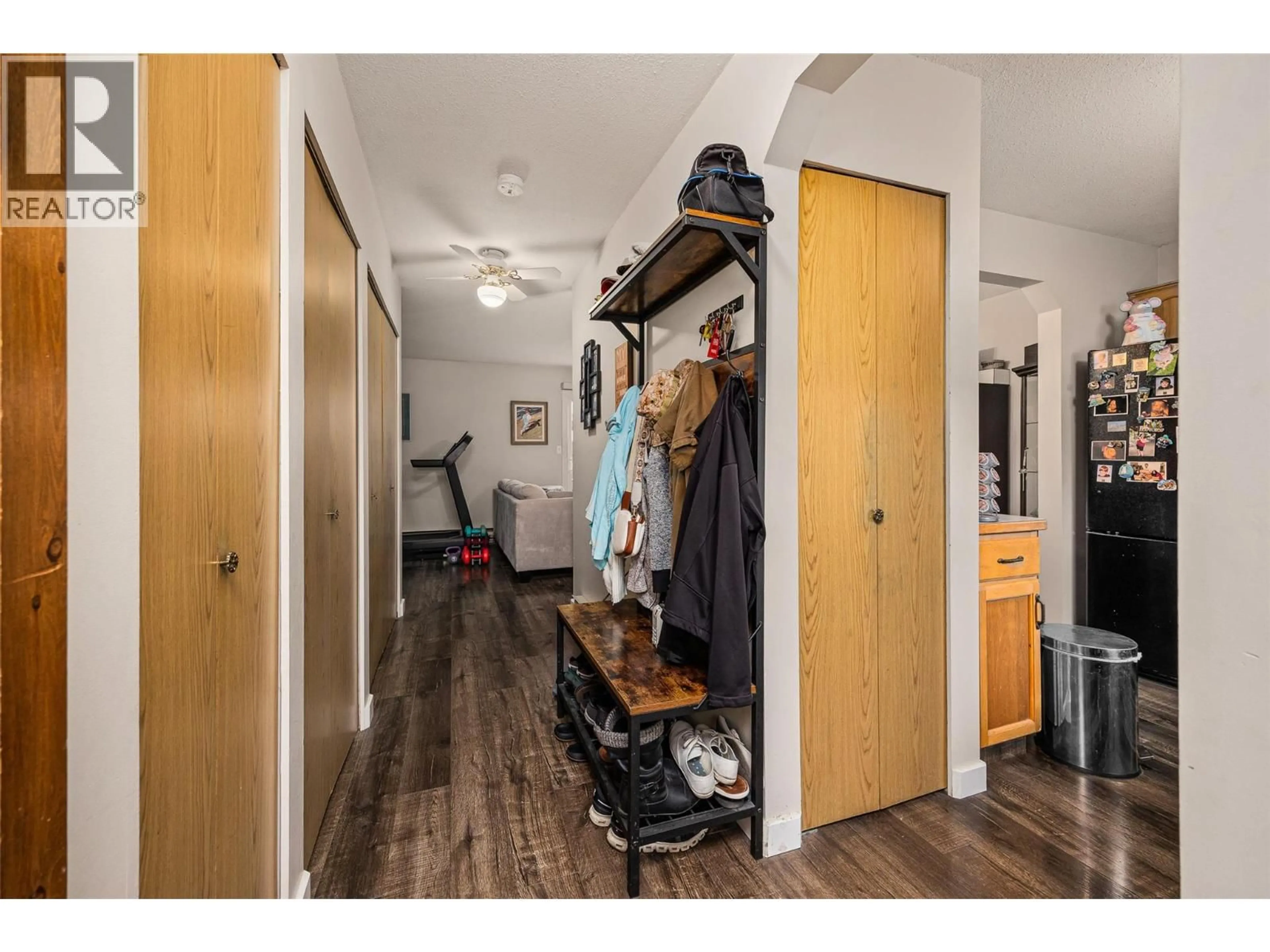 Indoor entryway for 104 - 970 OAKVILLE STREET, Penticton British Columbia V2A8J6