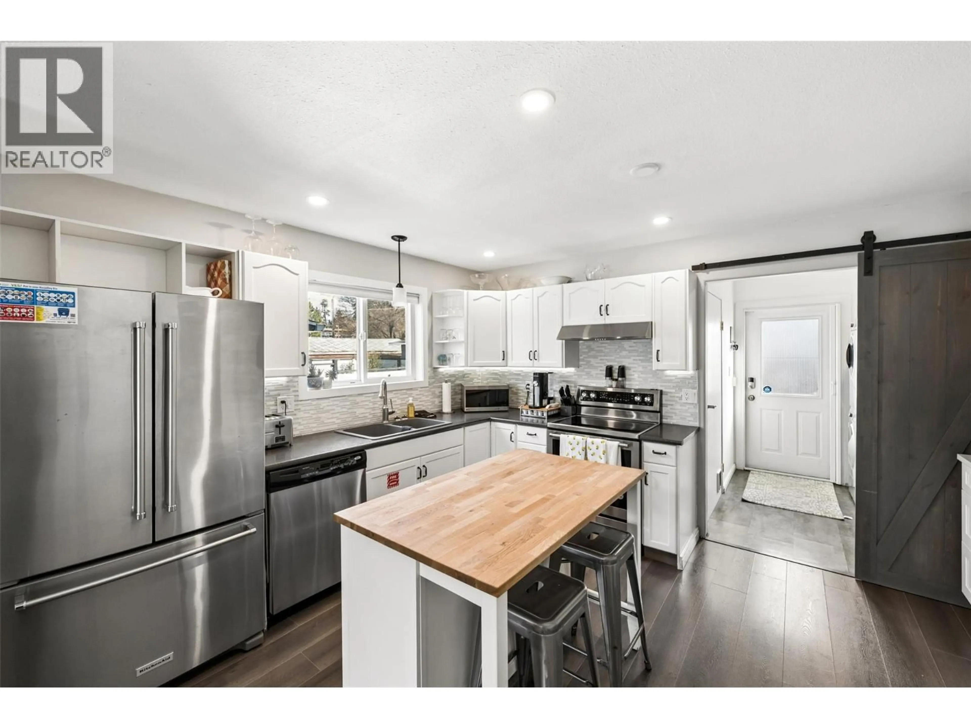 Open concept kitchen, unknown for 101 - 524 PAPINEAU STREET, Penticton British Columbia V2A4X5
