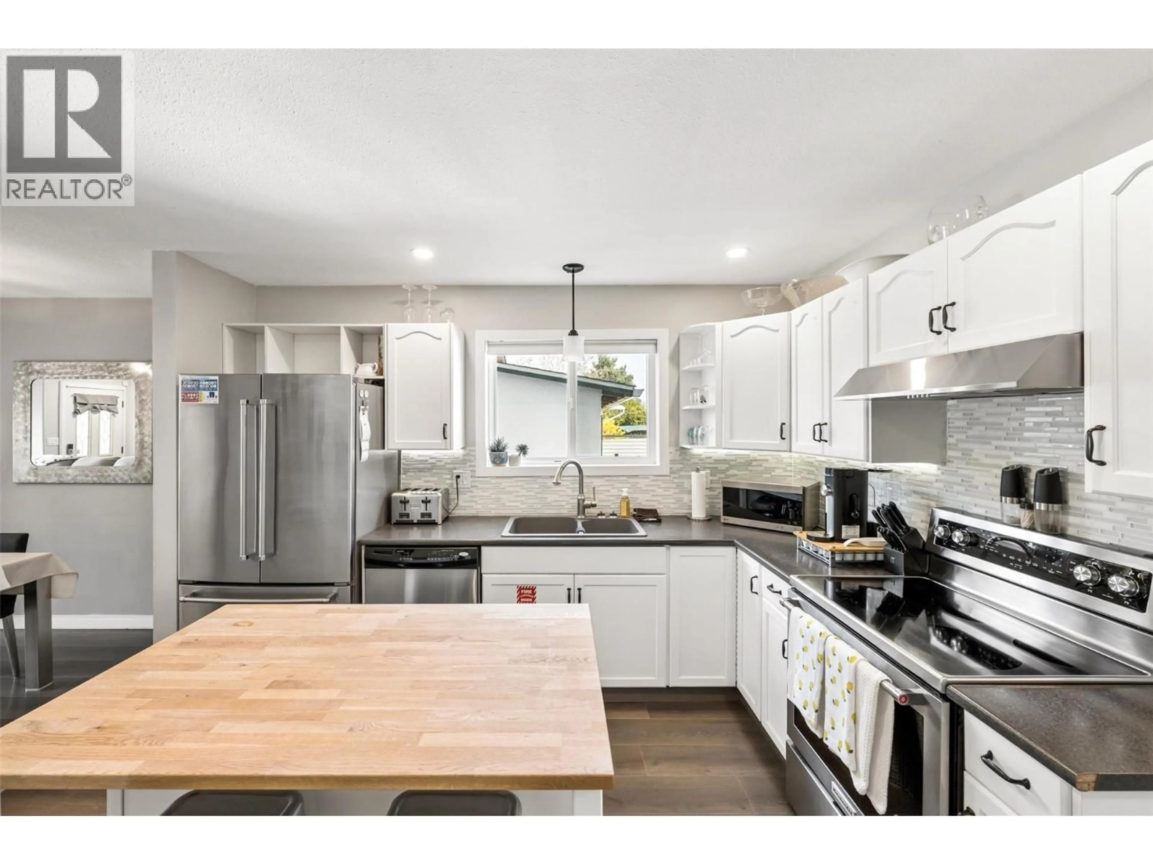 Open concept kitchen, unknown for 101 - 524 PAPINEAU STREET, Penticton British Columbia V2A4X5