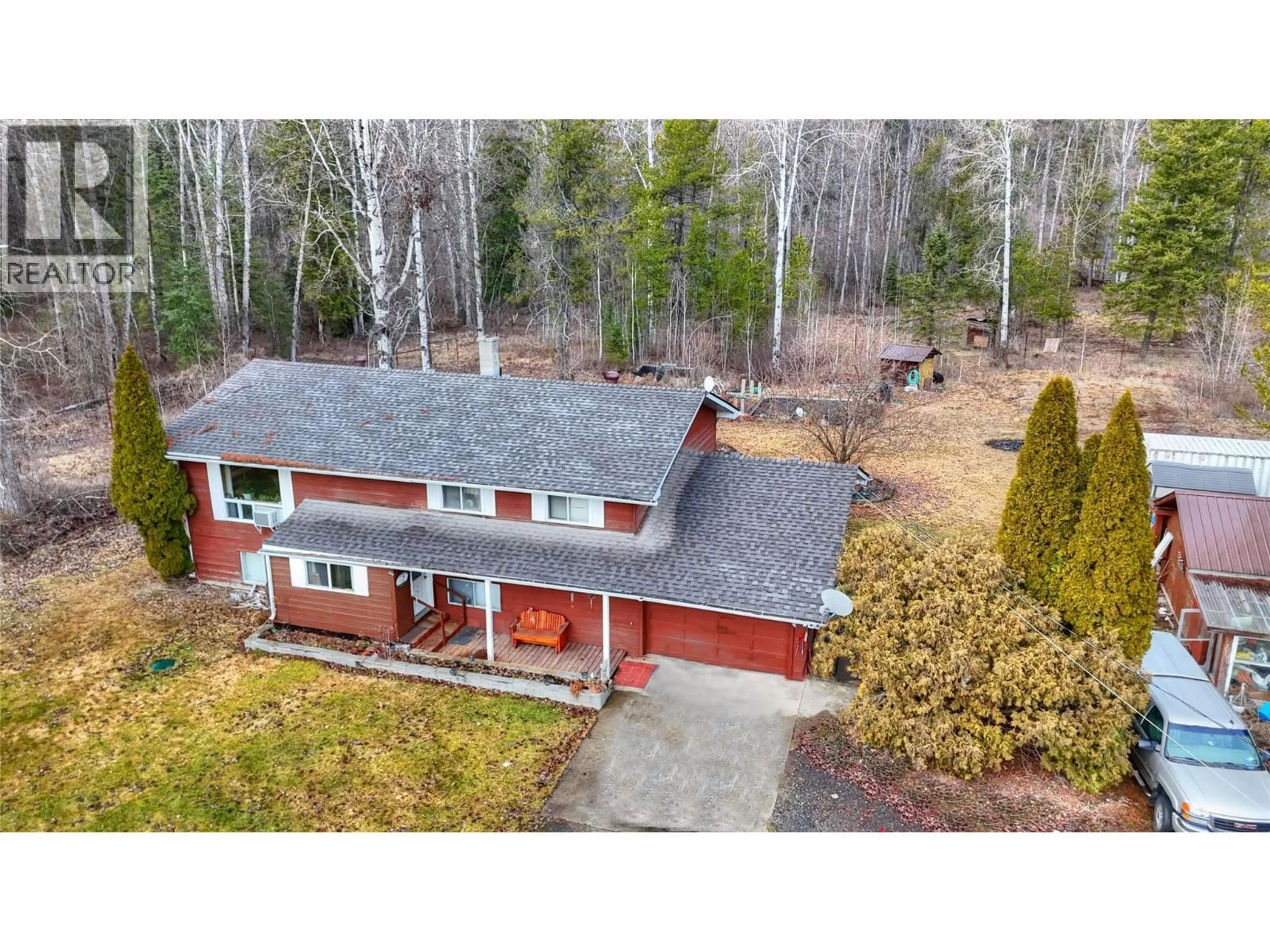 A pic from outside/outdoor area/front of a property/back of a property/a pic from drone, unknown for 9250 HIGHWAY 3 & 95 OTHER, Yahk British Columbia V0B2P0