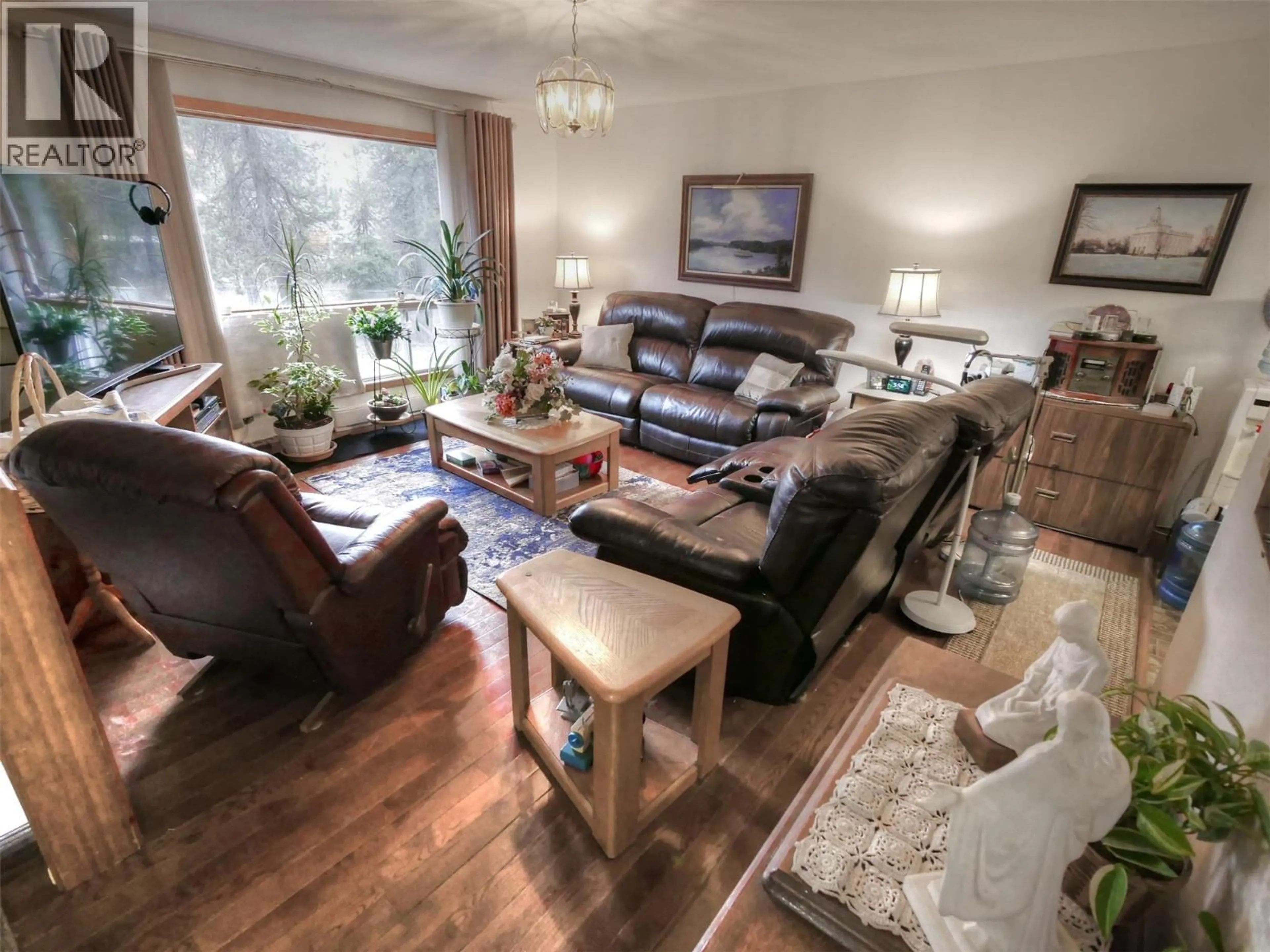 Living room with furniture, wood/laminate floor for 9250 HIGHWAY 3 & 95 OTHER, Yahk British Columbia V0B2P0