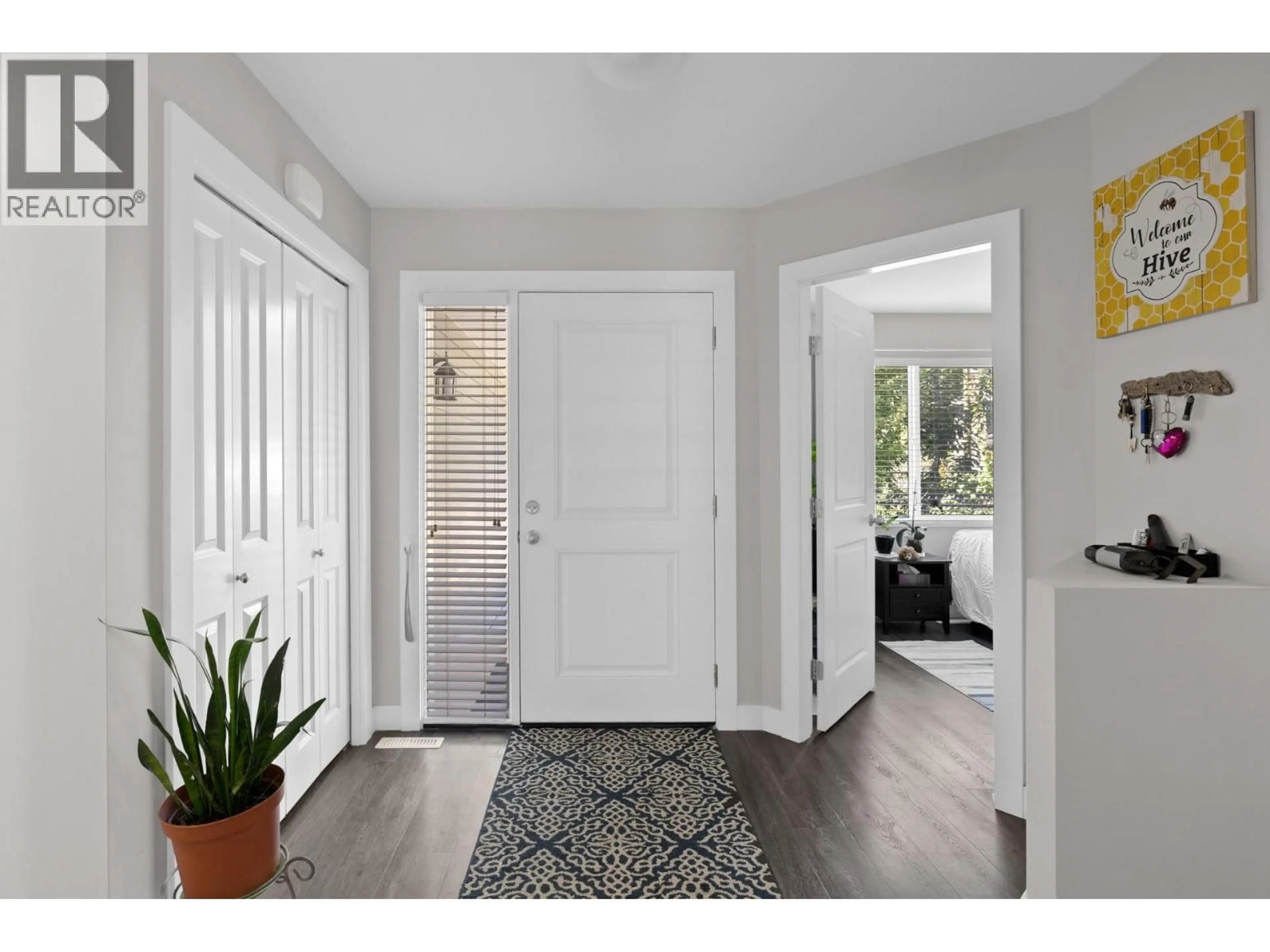 Indoor entryway for 690 MUIR ROAD, Kelowna British Columbia V1Z3W2