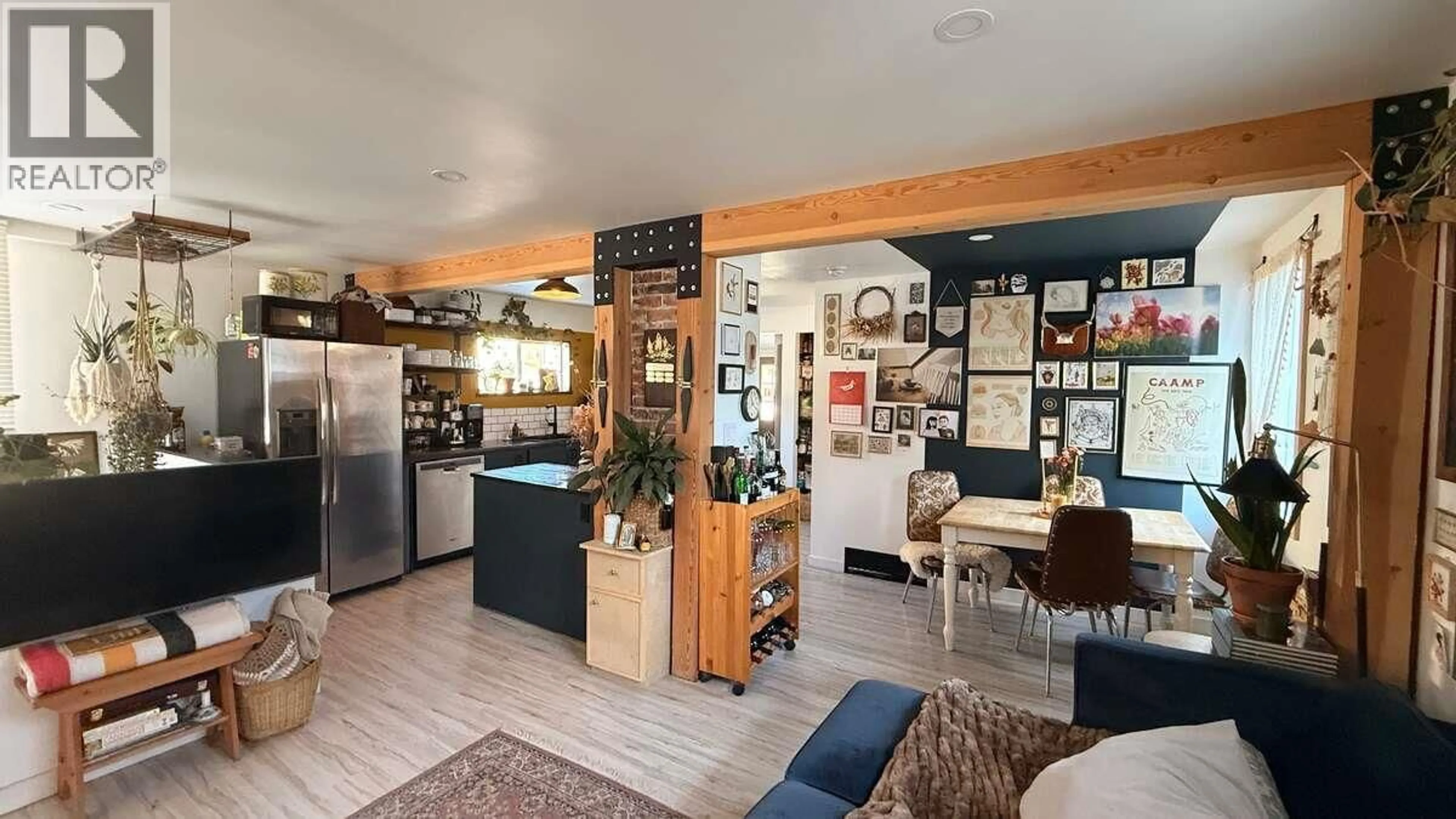 Open concept kitchen, wood/laminate floor for 570 BEALE AVENUE, Kimberley British Columbia V1A2A7