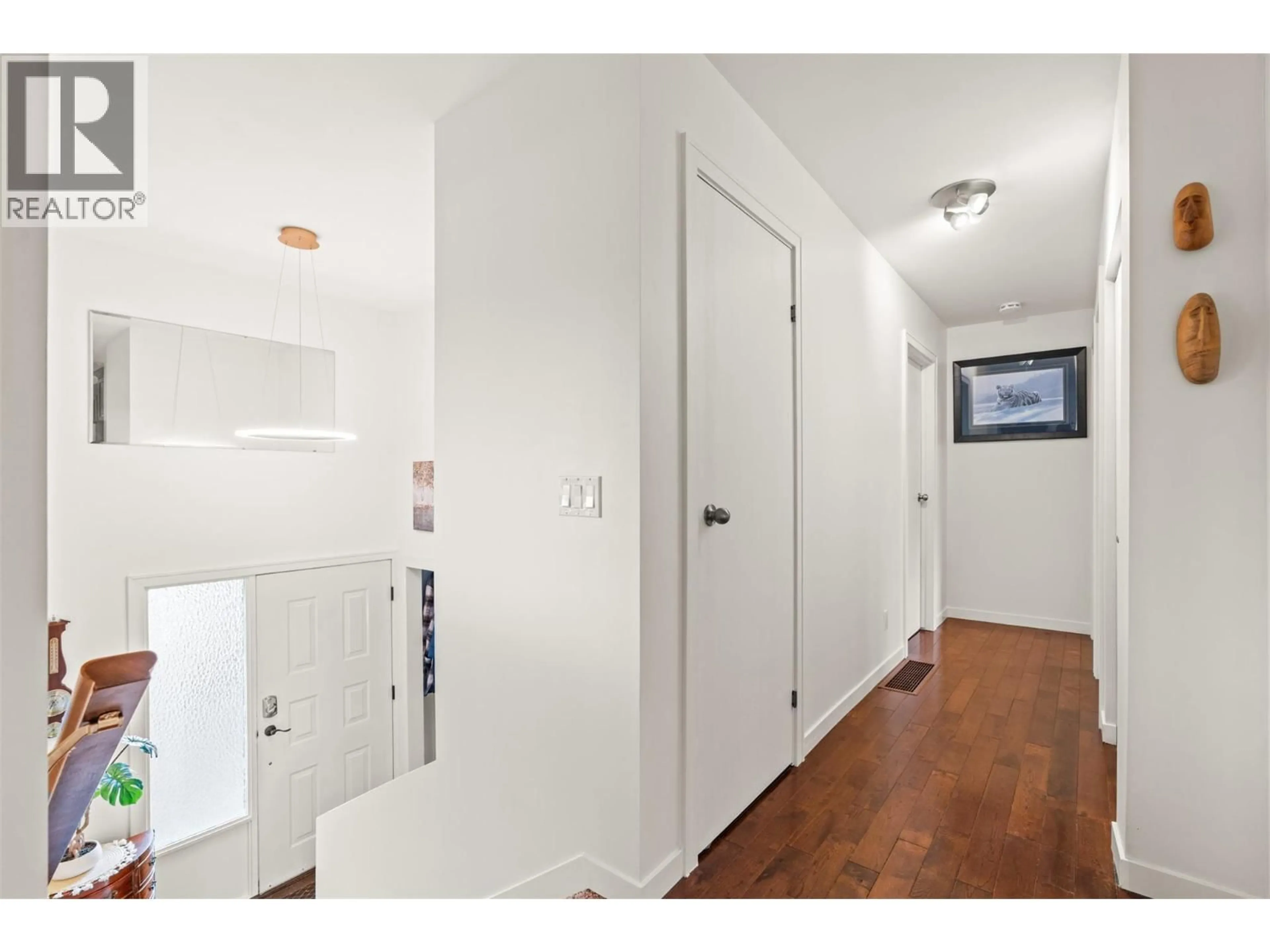 Indoor entryway for 2697 JARVIS CRESCENT, Armstrong British Columbia V4Y0G3