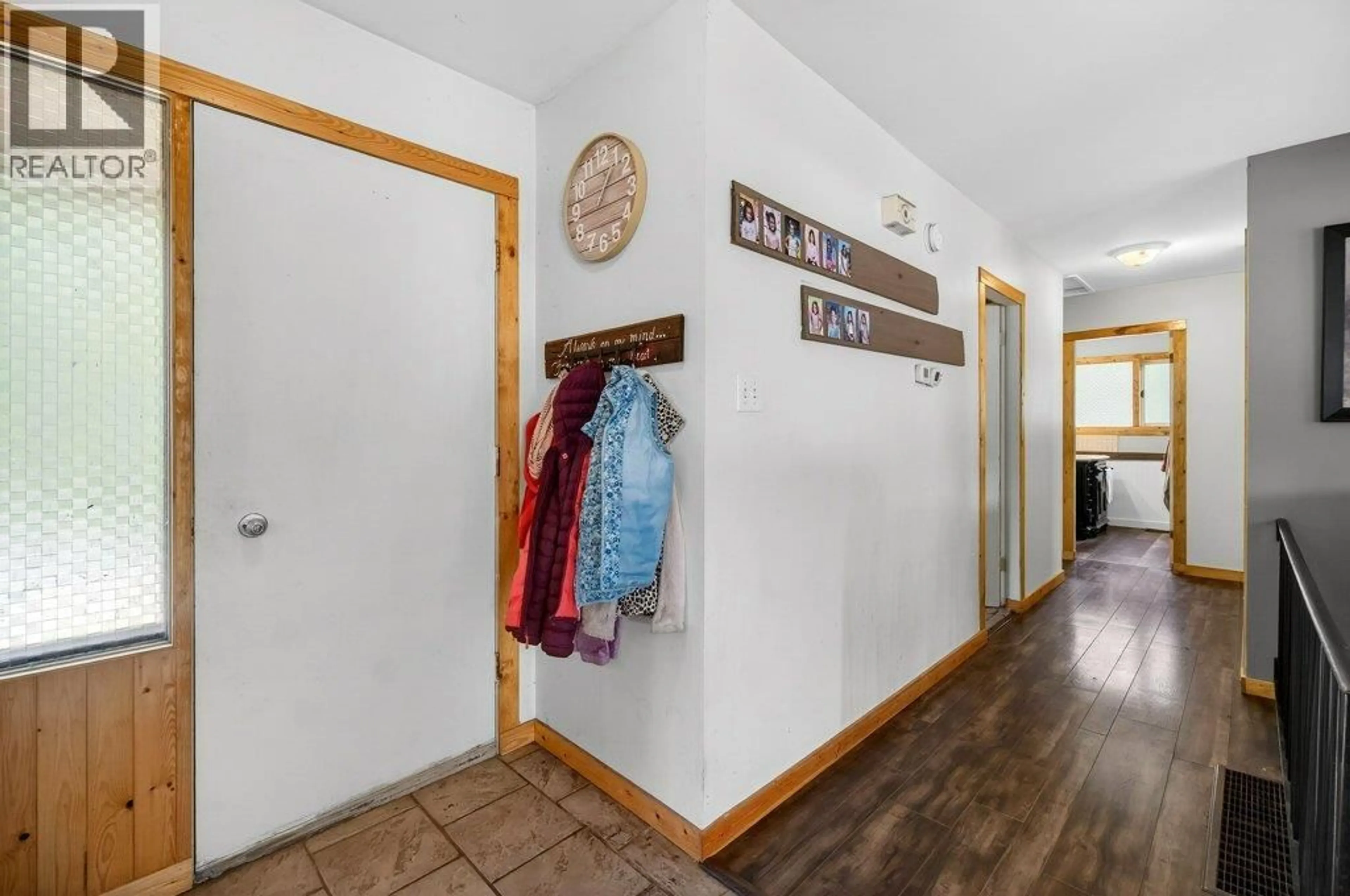 Indoor entryway for 4198 MALAKWA ROAD, Malakwa British Columbia V0E2J0