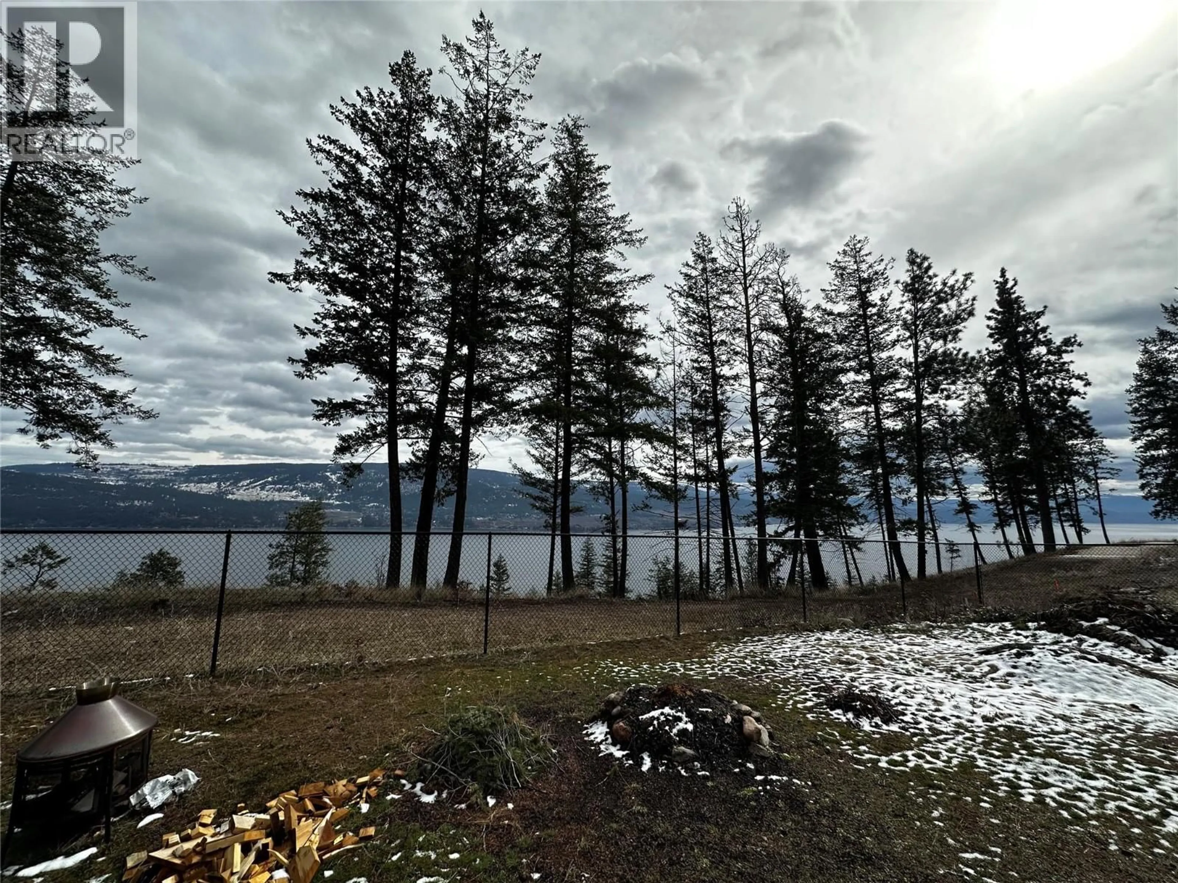 Blurry image for 7245 DUNWATERS ROAD, Kelowna British Columbia V1Z3W4