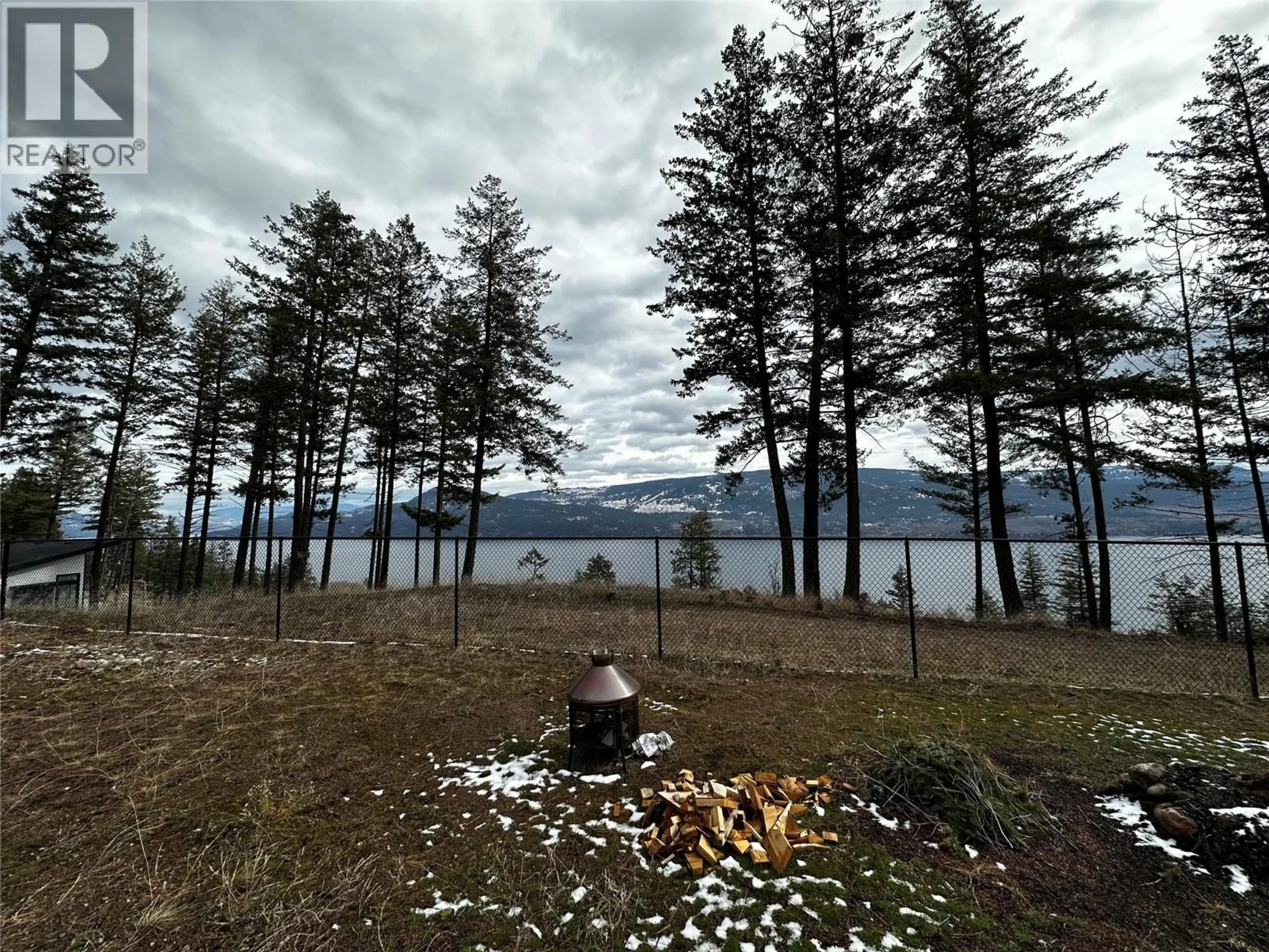 Blurry image for 7245 DUNWATERS ROAD, Kelowna British Columbia V1Z3W4