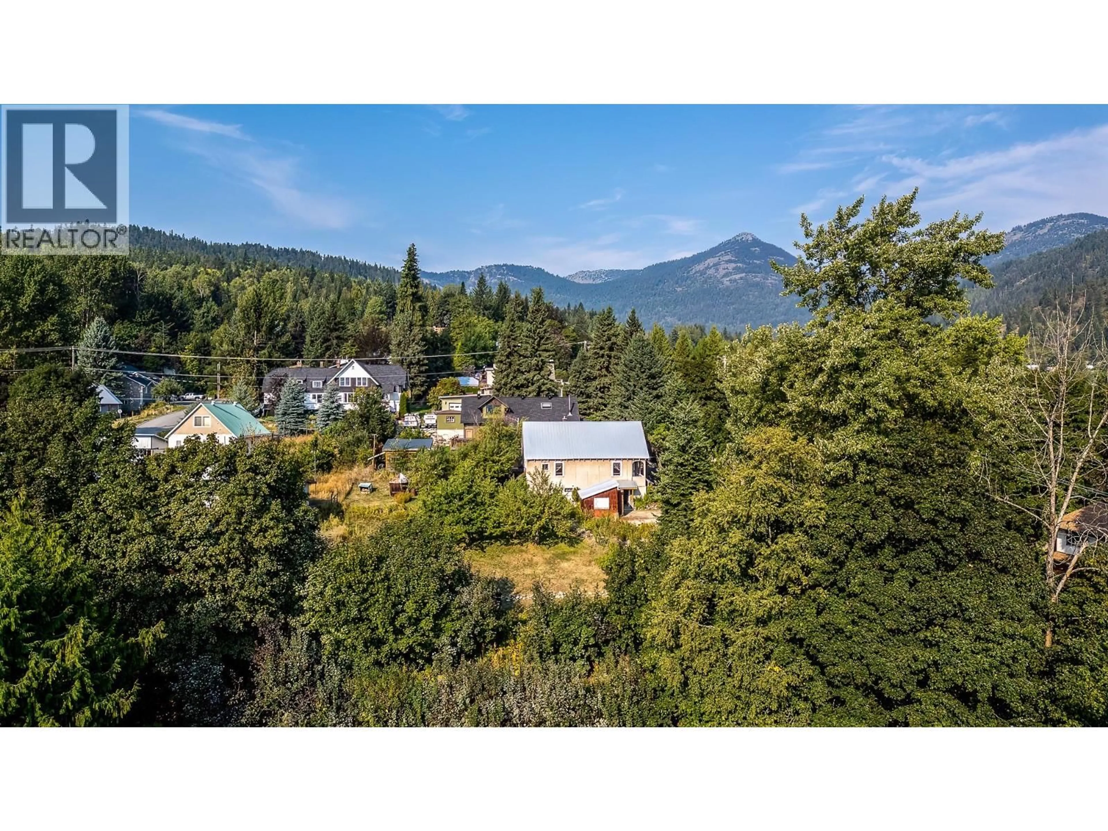 A pic from outside/outdoor area/front of a property/back of a property/a pic from drone, mountain view for 1929 UNION AVENUE, Rossland British Columbia V0G1Y0