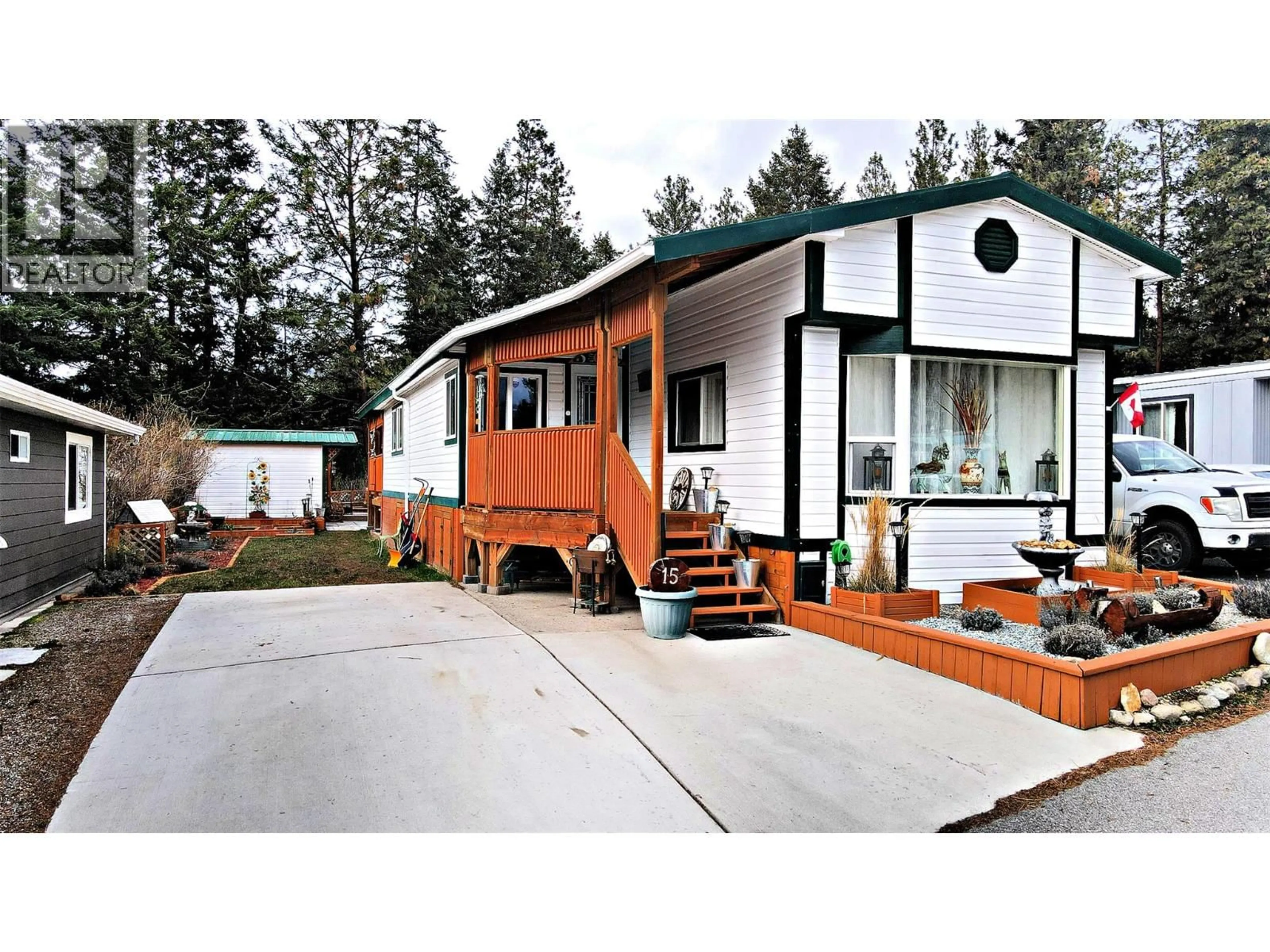 Home with vinyl exterior material, unknown for 15 - 5371 PRINCETON AVENUE, Peachland British Columbia V0H1X8
