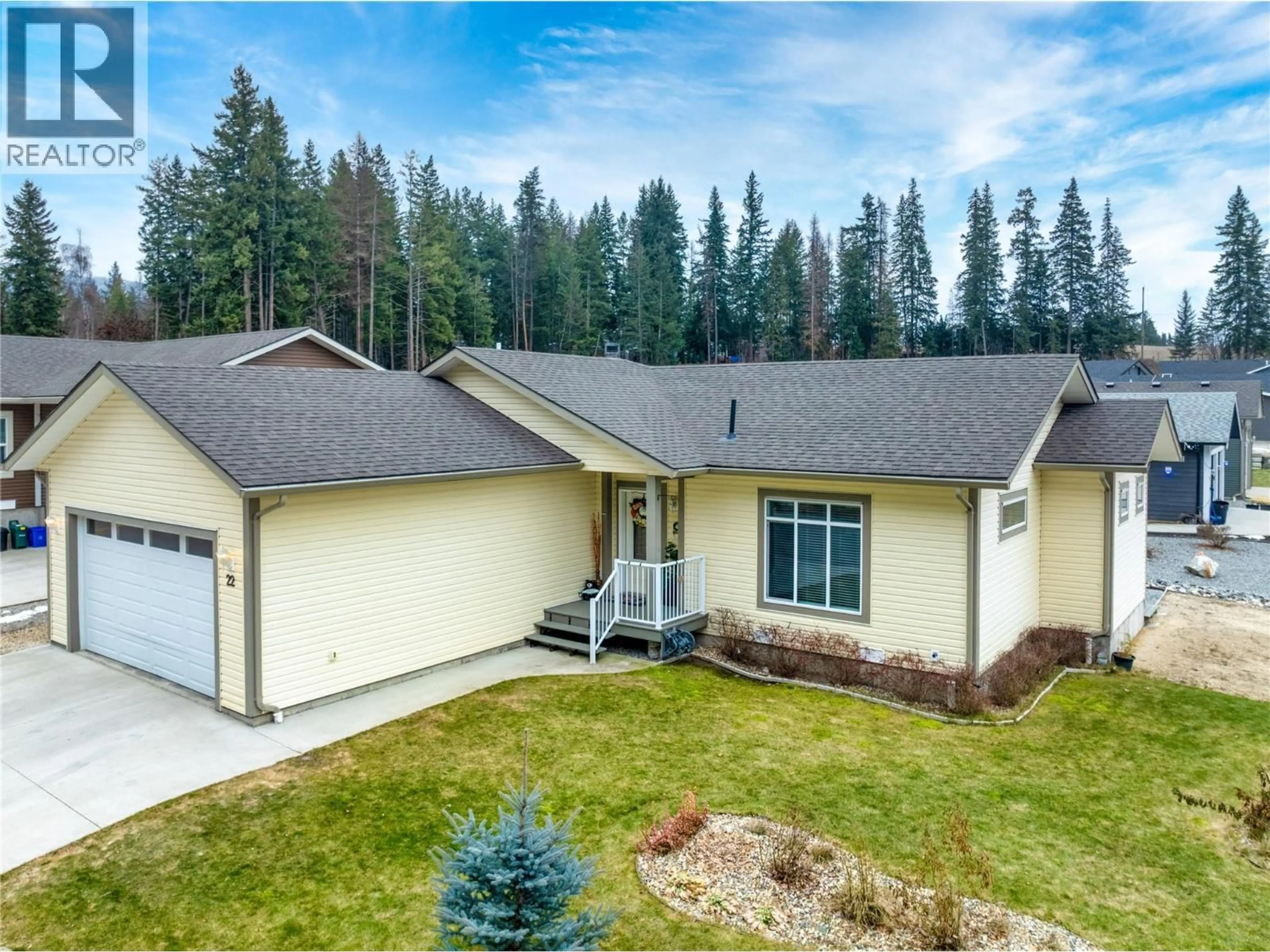 A pic from outside/outdoor area/front of a property/back of a property/a pic from drone, unknown for 22 - 481 97B HIGHWAY NORTHEAST, Salmon Arm British Columbia V1E1X5