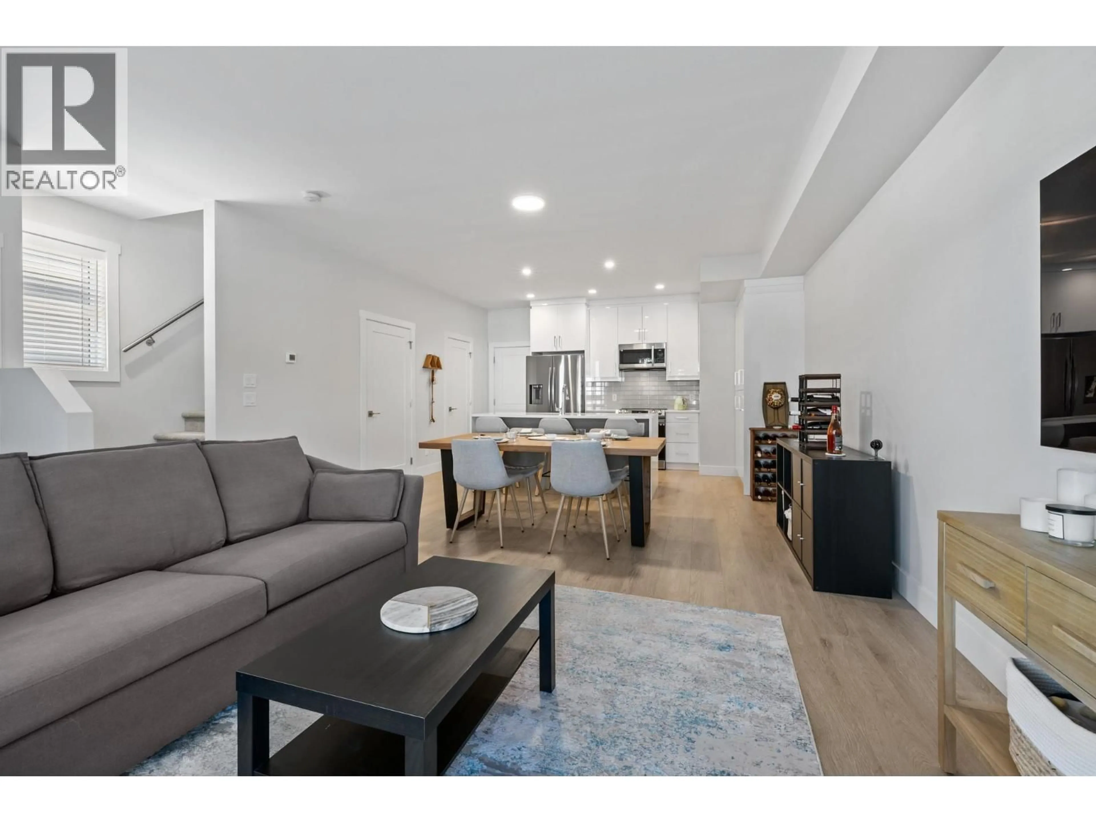 Living room with furniture, unknown for 12 - 115 WYNDHAM CRESCENT, Kelowna British Columbia V1V1Z2