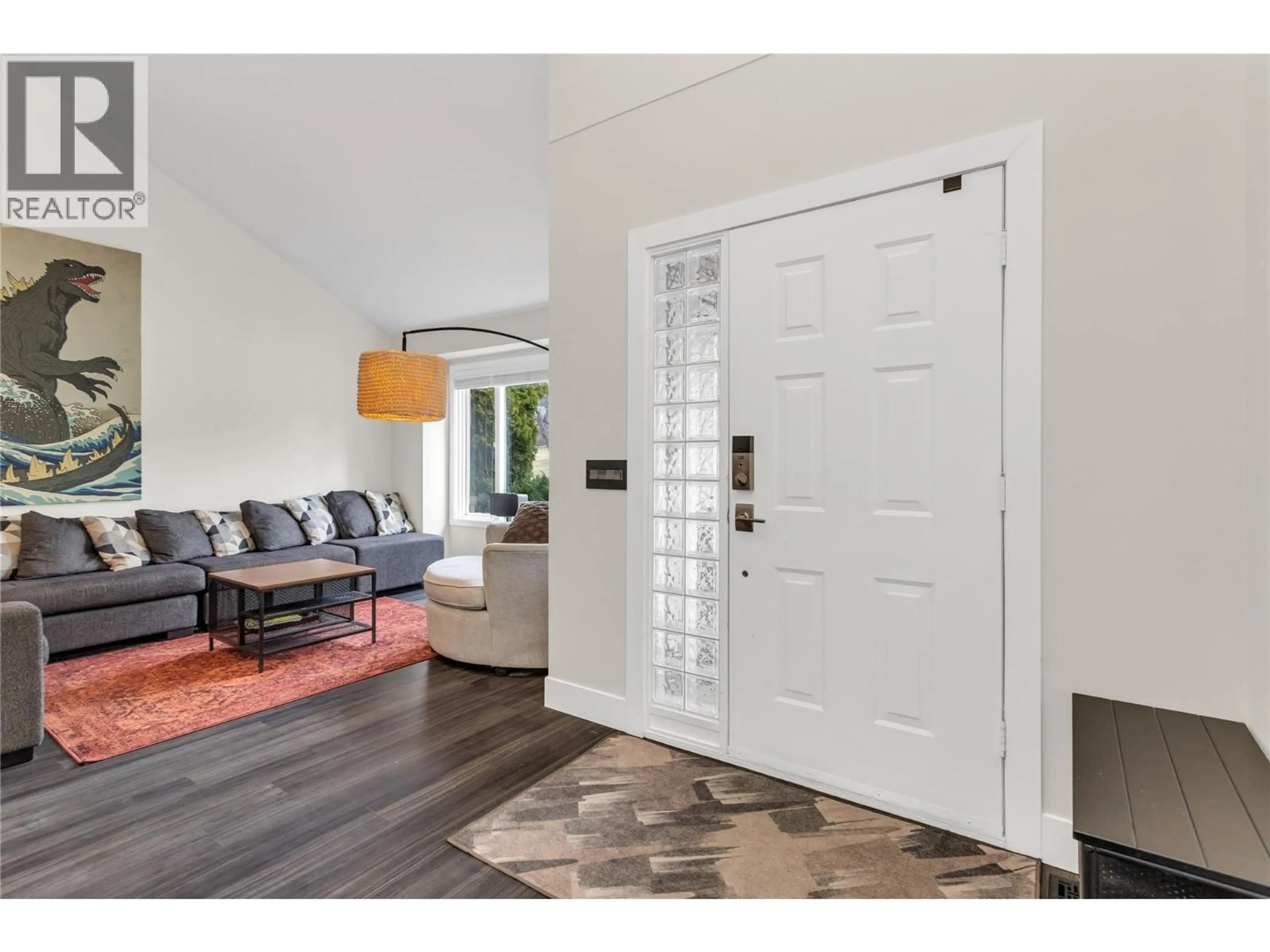 Indoor entryway for 2390 SHANNON RIDGE DRIVE, West Kelowna British Columbia V4T1N1