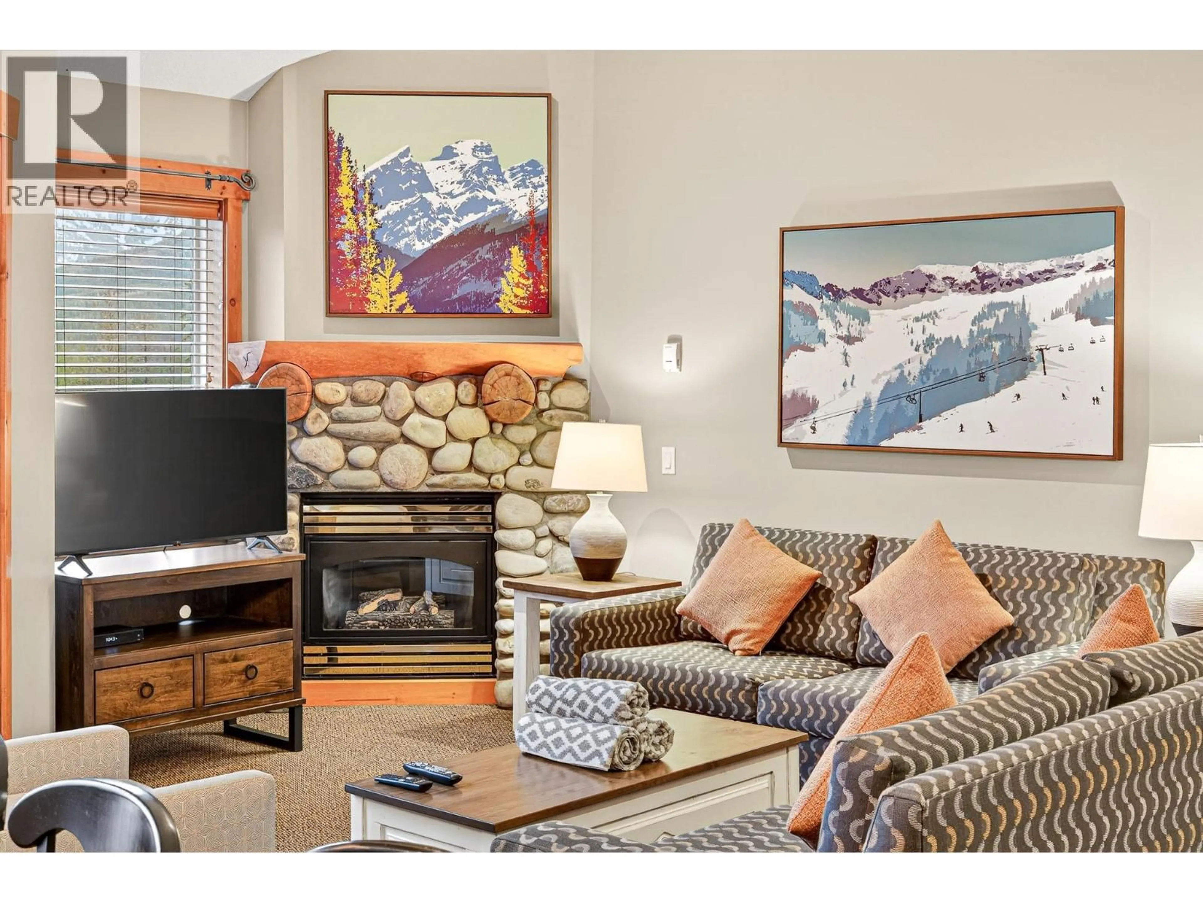 Living room with furniture, unknown for 2316 - 5350 HIGHLINE DRIVE, Fernie British Columbia V0B1M6