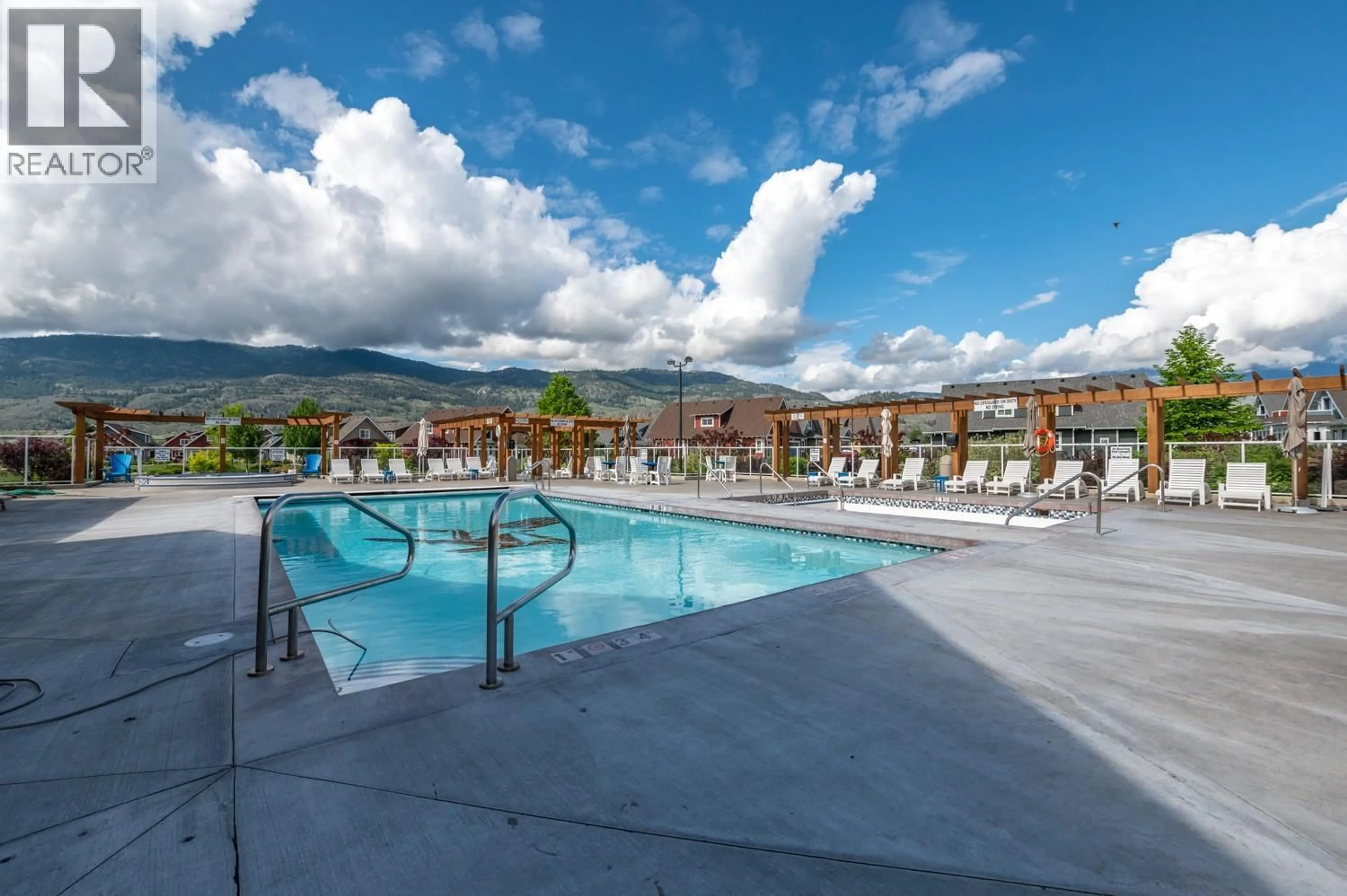 Pool for 206 - 2450 RADIO TOWER ROAD, Oliver British Columbia V0H1T1