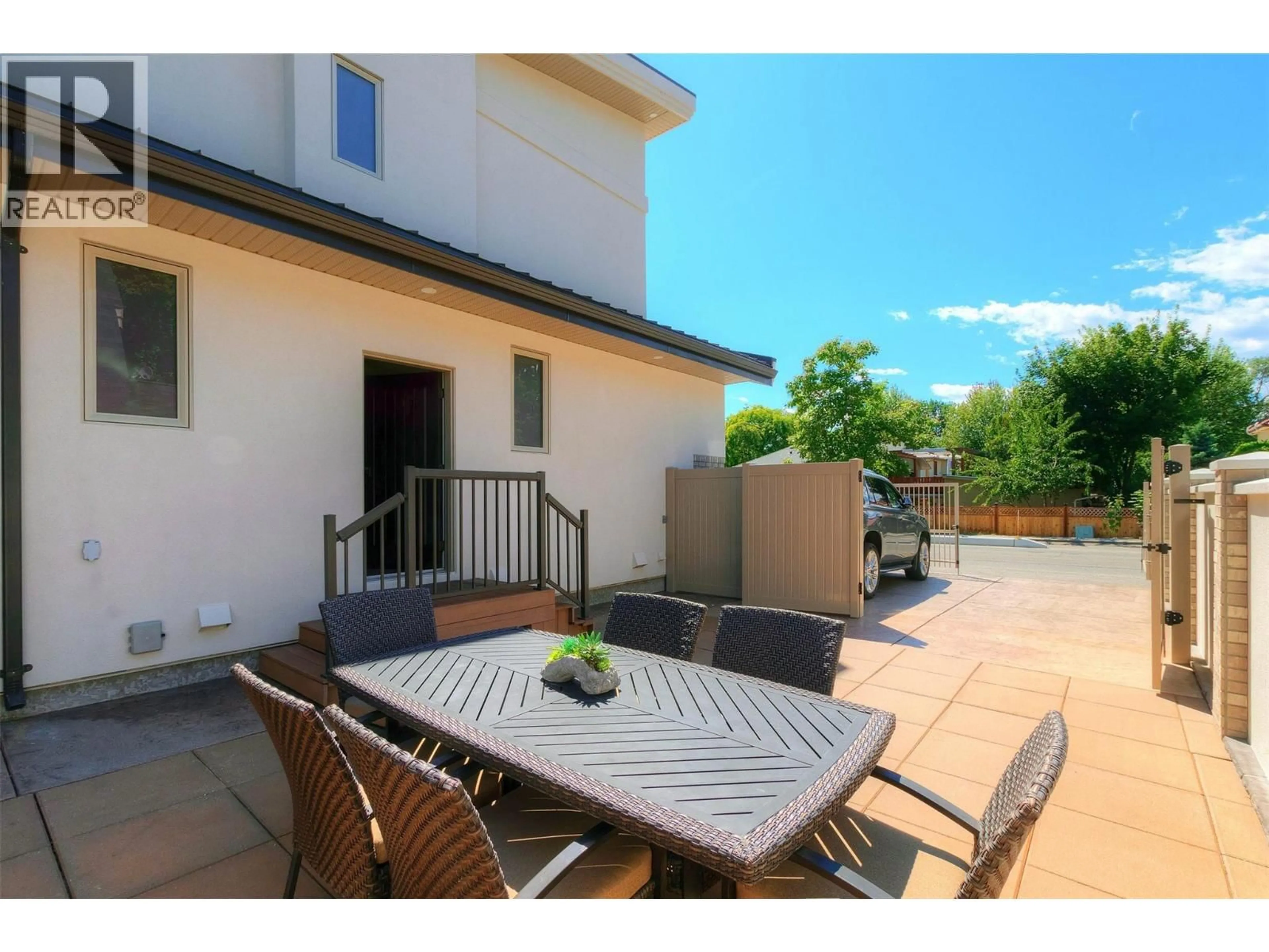 Patio, street for 2571 ABBOTT STREET, Kelowna British Columbia V1Y9T9