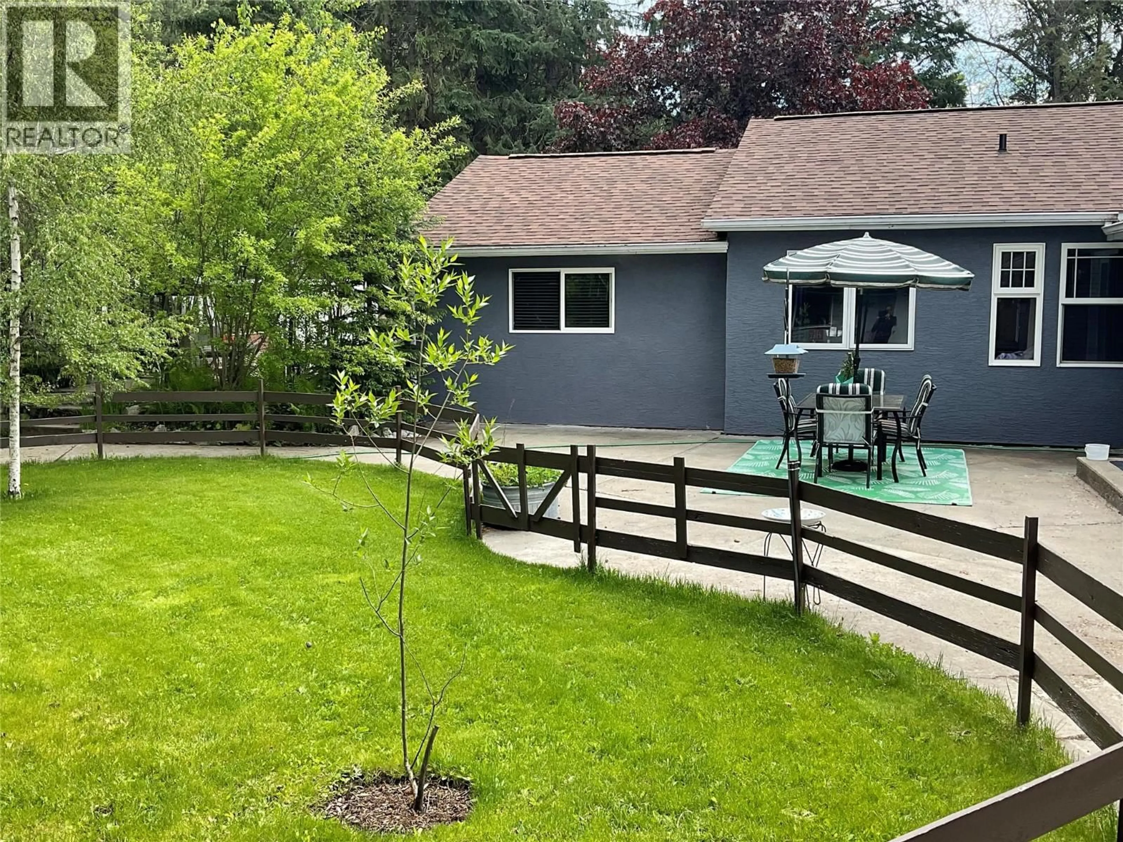 A pic from outside/outdoor area/front of a property/back of a property/a pic from drone, water/lake/river/ocean view for 356 MARGUERITE AVENUE, Greenwood British Columbia V0H1J0