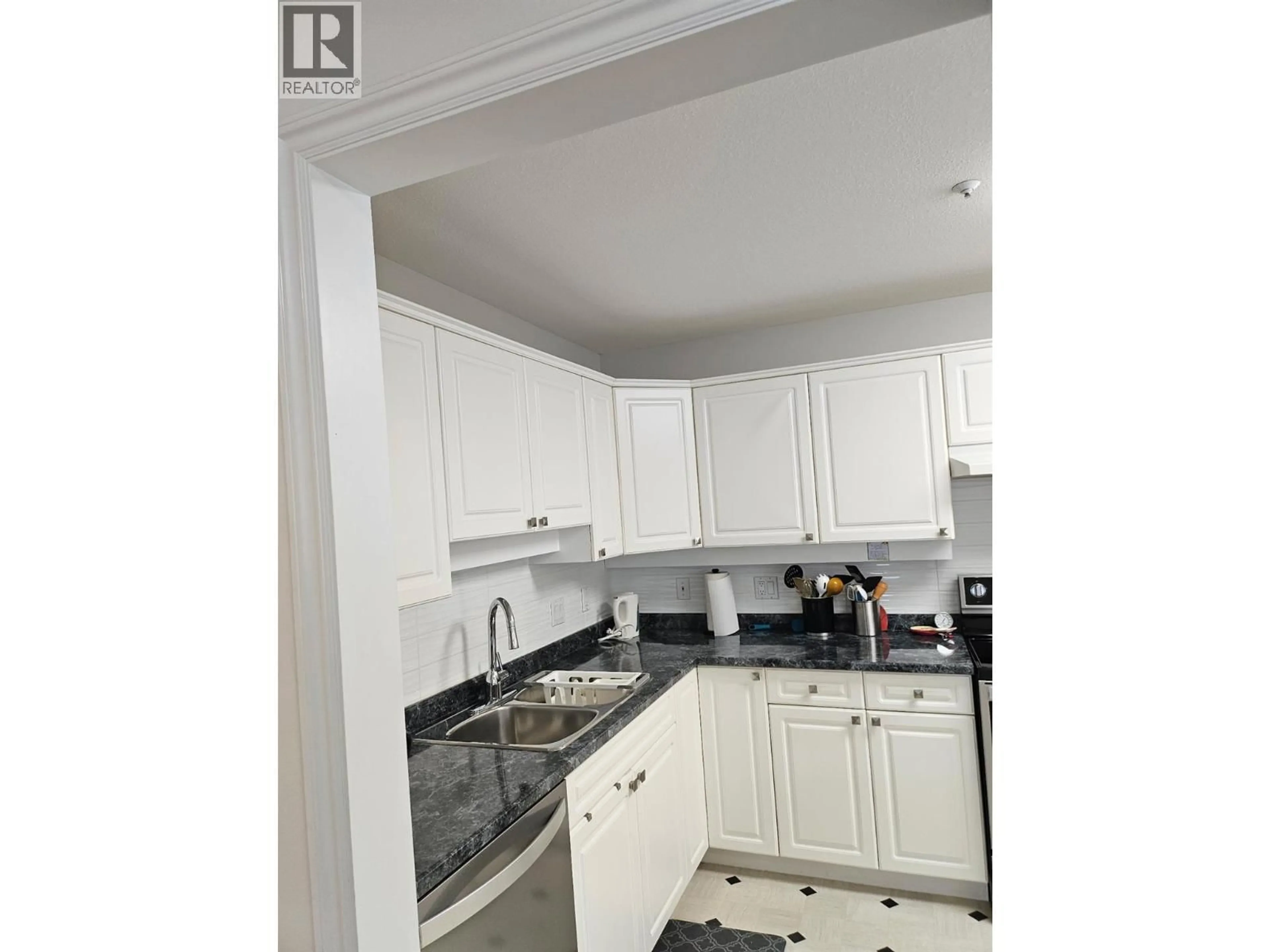 Standard kitchen, unknown for 205 - 3300 CENTENNIAL DRIVE, Vernon British Columbia V1T9M5