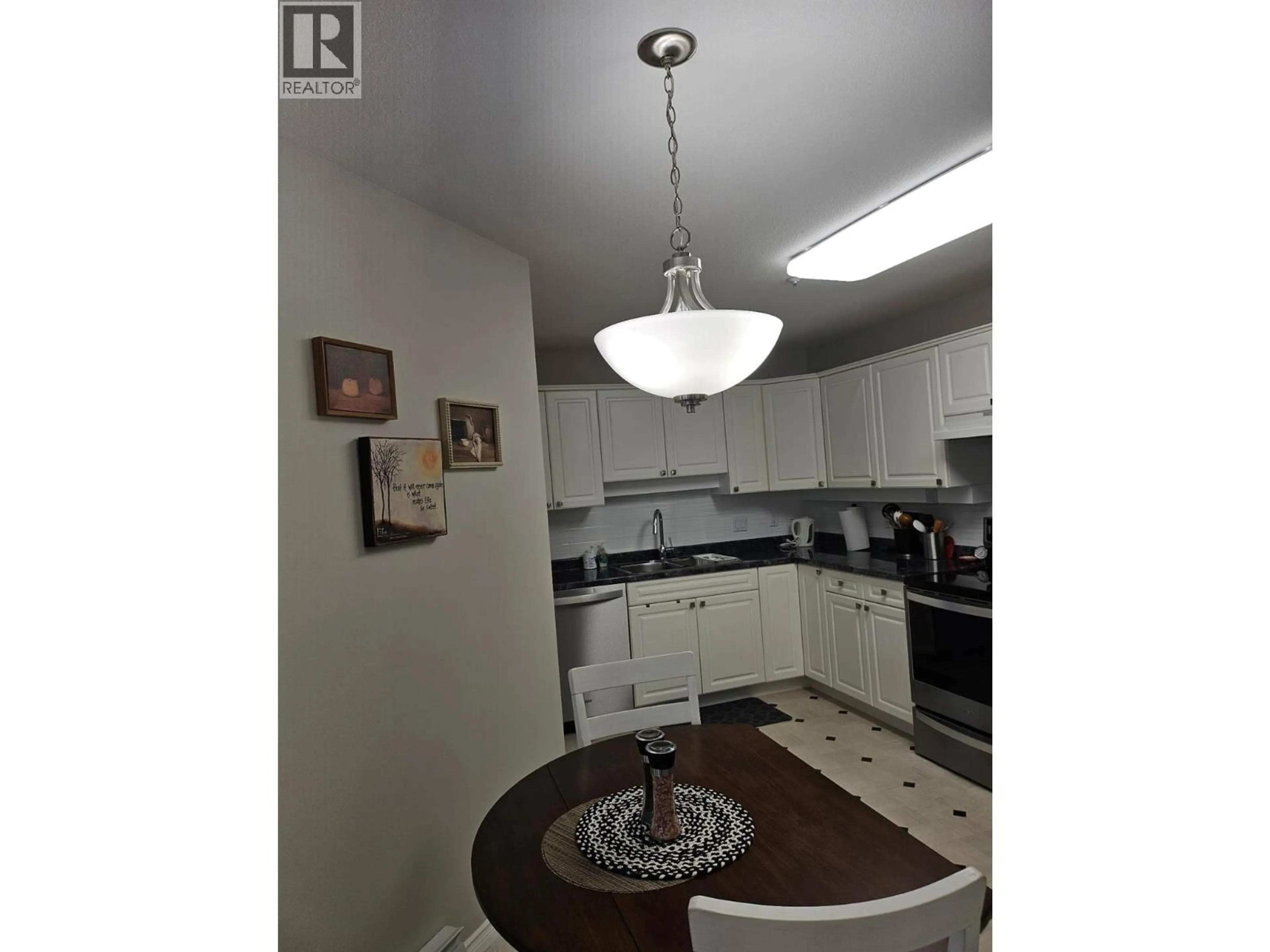 Standard kitchen, unknown for 205 - 3300 CENTENNIAL DRIVE, Vernon British Columbia V1T9M5