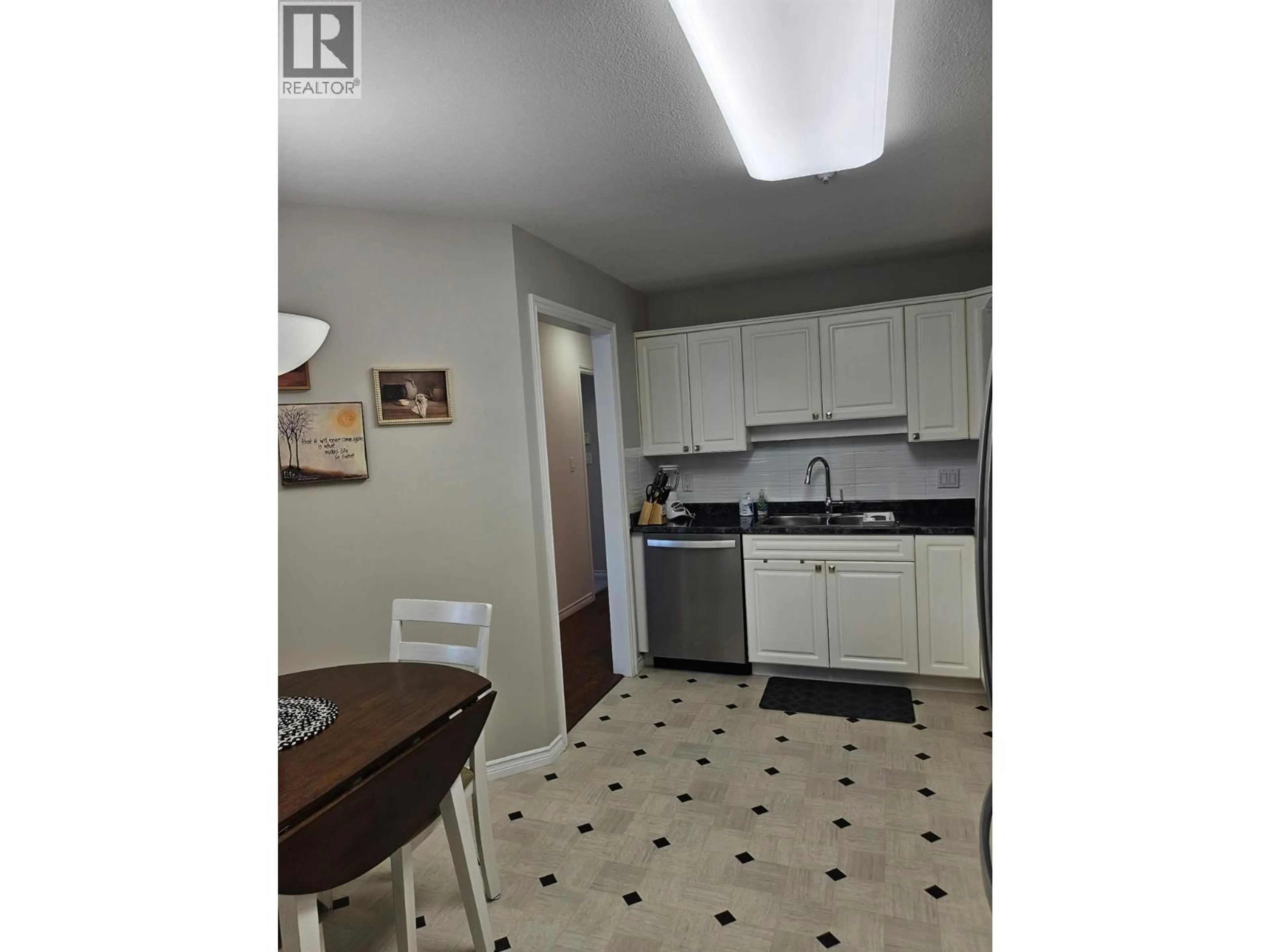 Standard kitchen, unknown for 205 - 3300 CENTENNIAL DRIVE, Vernon British Columbia V1T9M5