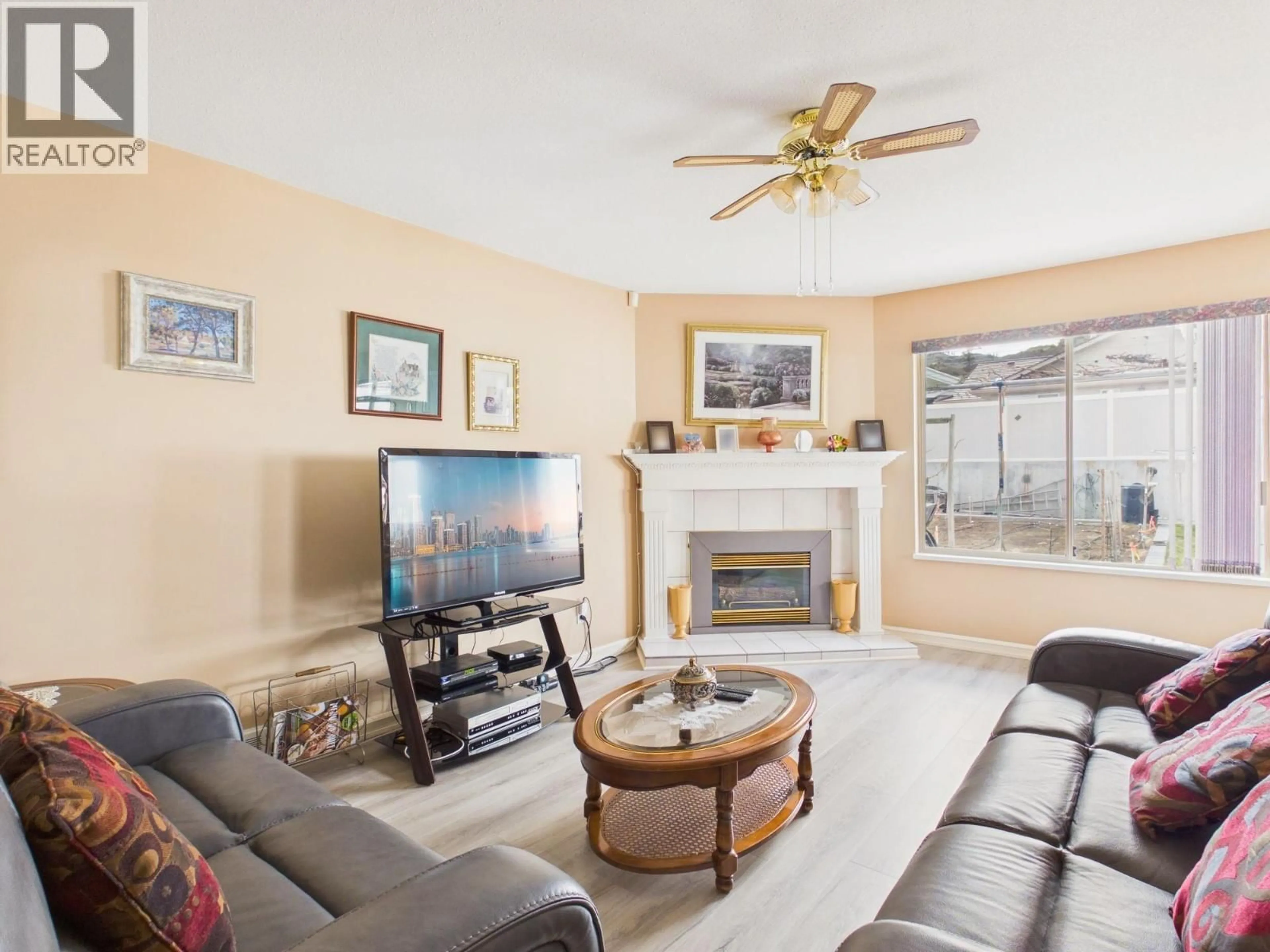 Living room with furniture, unknown for 12102 GOLF COURSE DRIVE, Osoyoos British Columbia V0H1V4