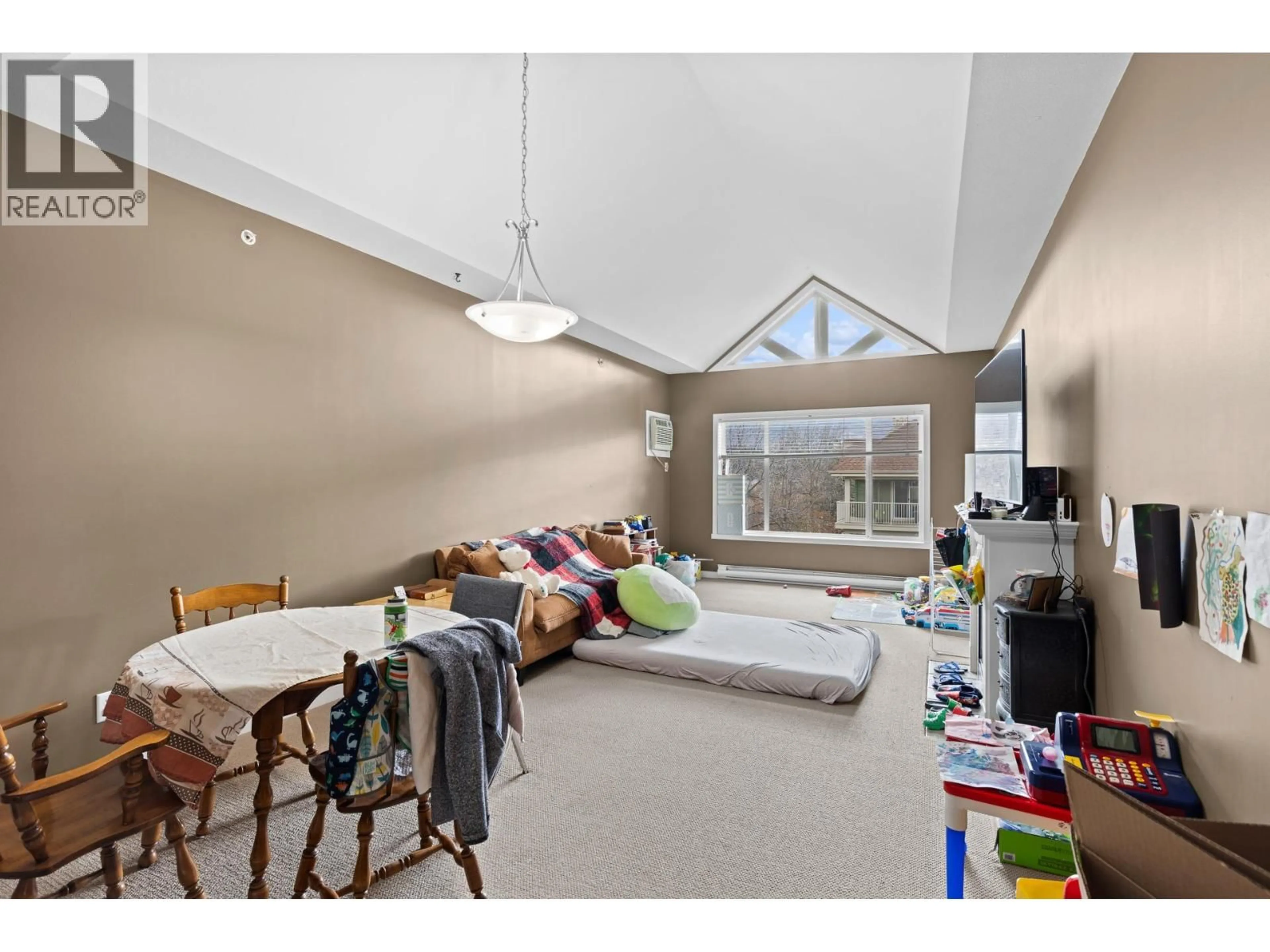 A pic of a room for 405 - 688 LEQUIME ROAD, Kelowna British Columbia V1W1A4