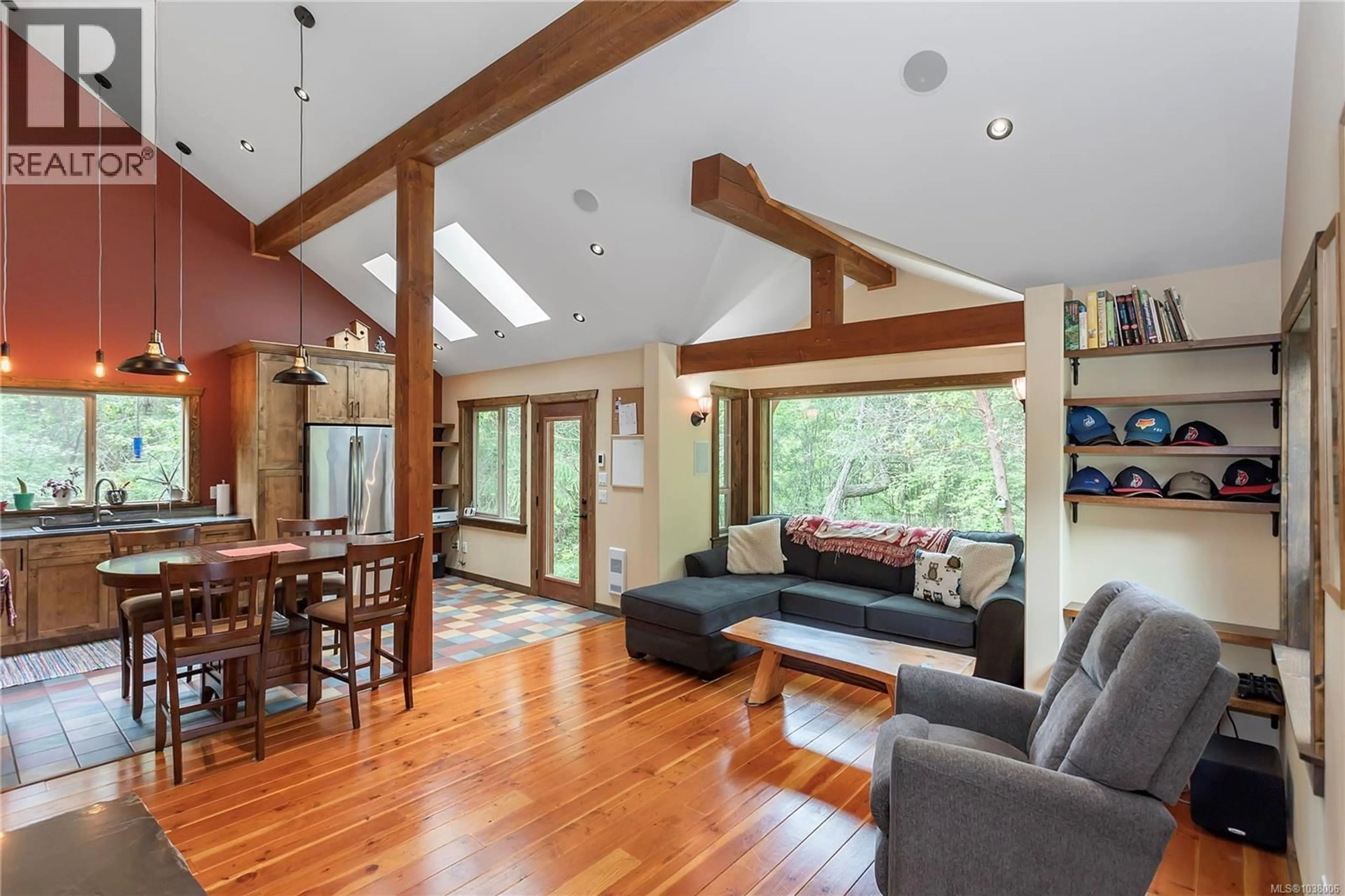 Living room with furniture, wood/laminate floor for 3445 JURIET ROAD, Nanaimo British Columbia V9G1C8