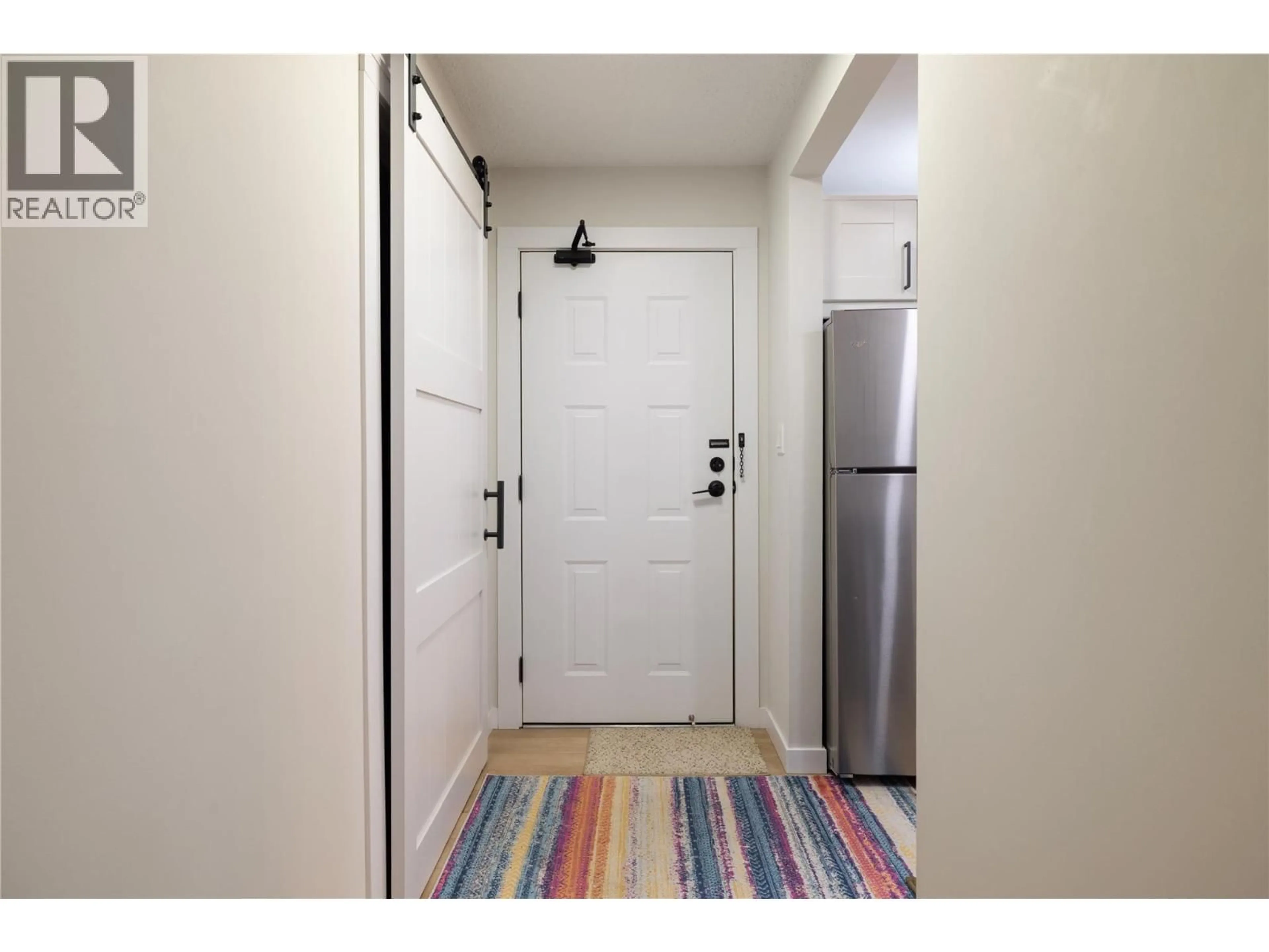 Indoor entryway for 110 - 1801 32 STREET, Vernon British Columbia V1T5K4