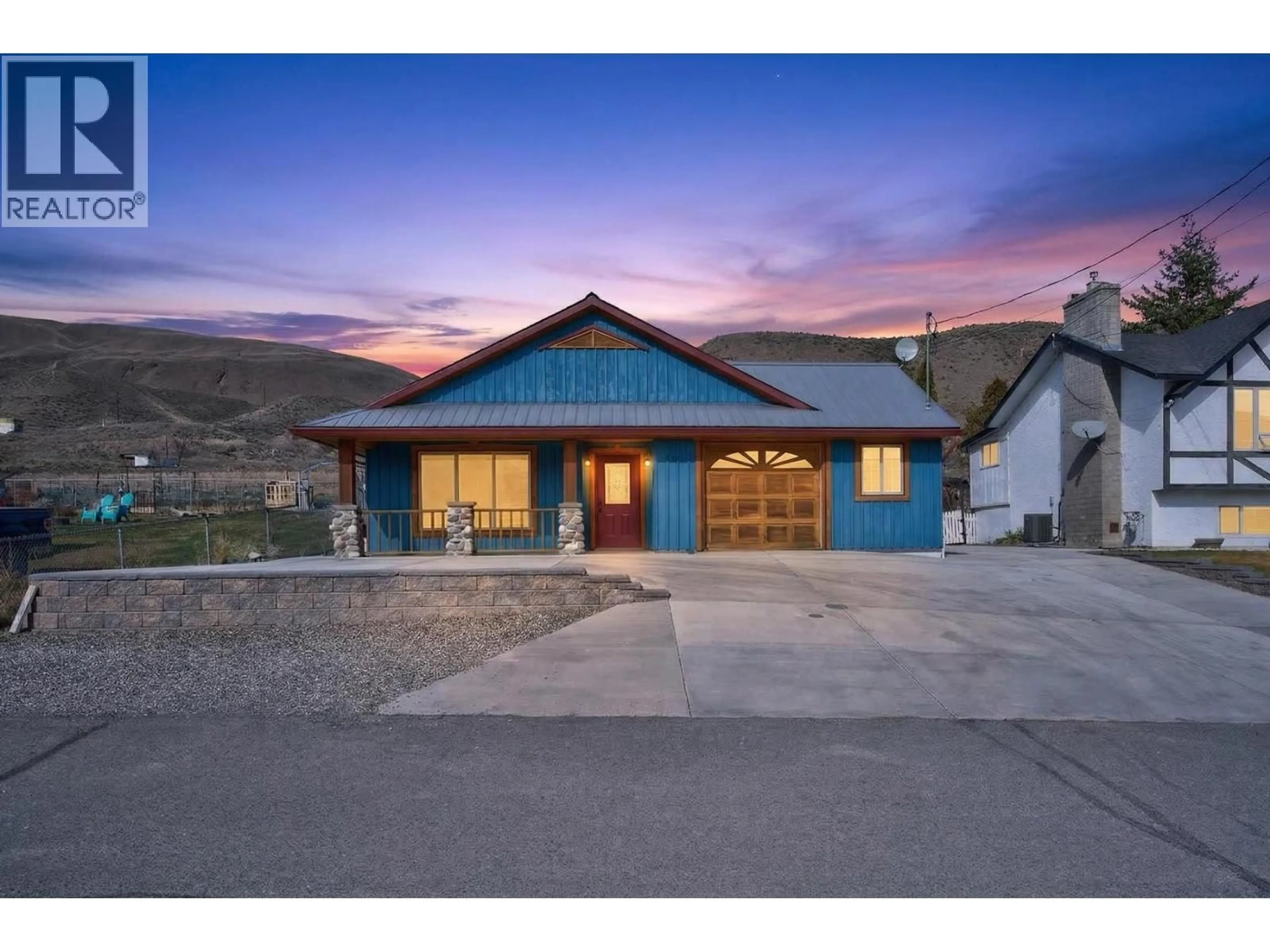 Home with vinyl exterior material, street for 519 PINE STREET, Ashcroft British Columbia V0K1A0