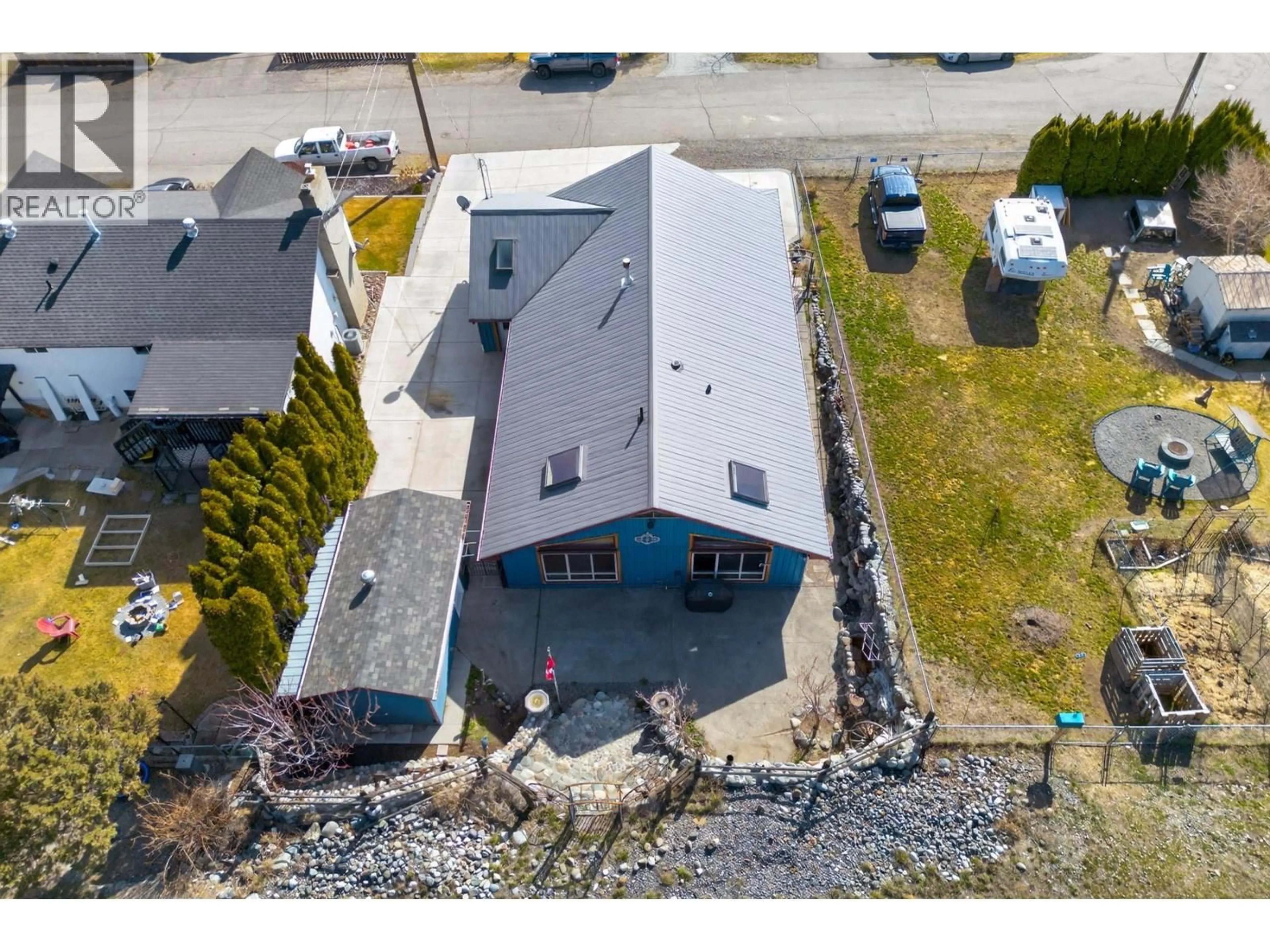 A pic from outside/outdoor area/front of a property/back of a property/a pic from drone, building for 519 PINE STREET, Ashcroft British Columbia V0K1A0