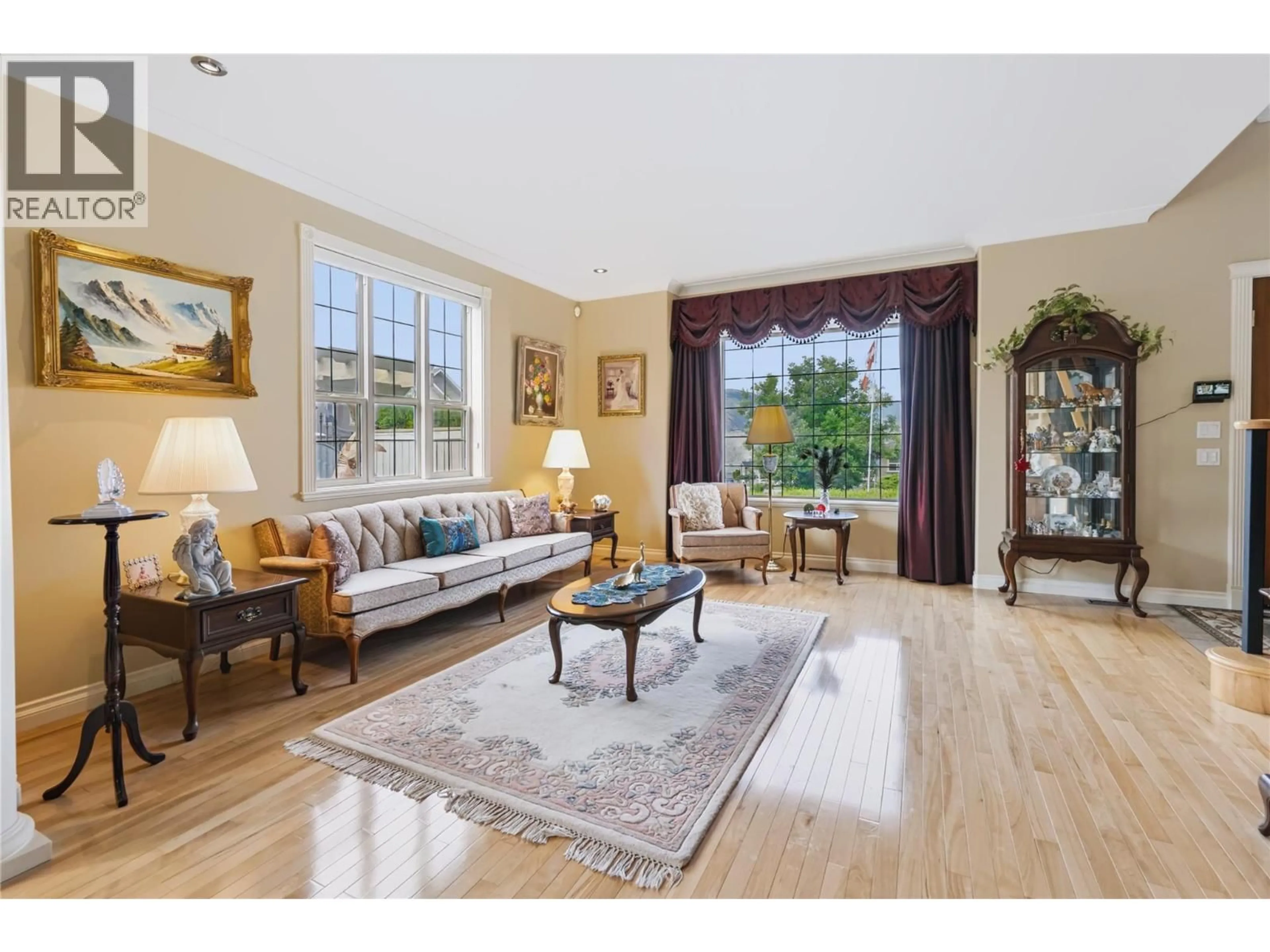 Living room with furniture, unknown for 102 WESTVIEW DRIVE, Penticton British Columbia V2A7R2