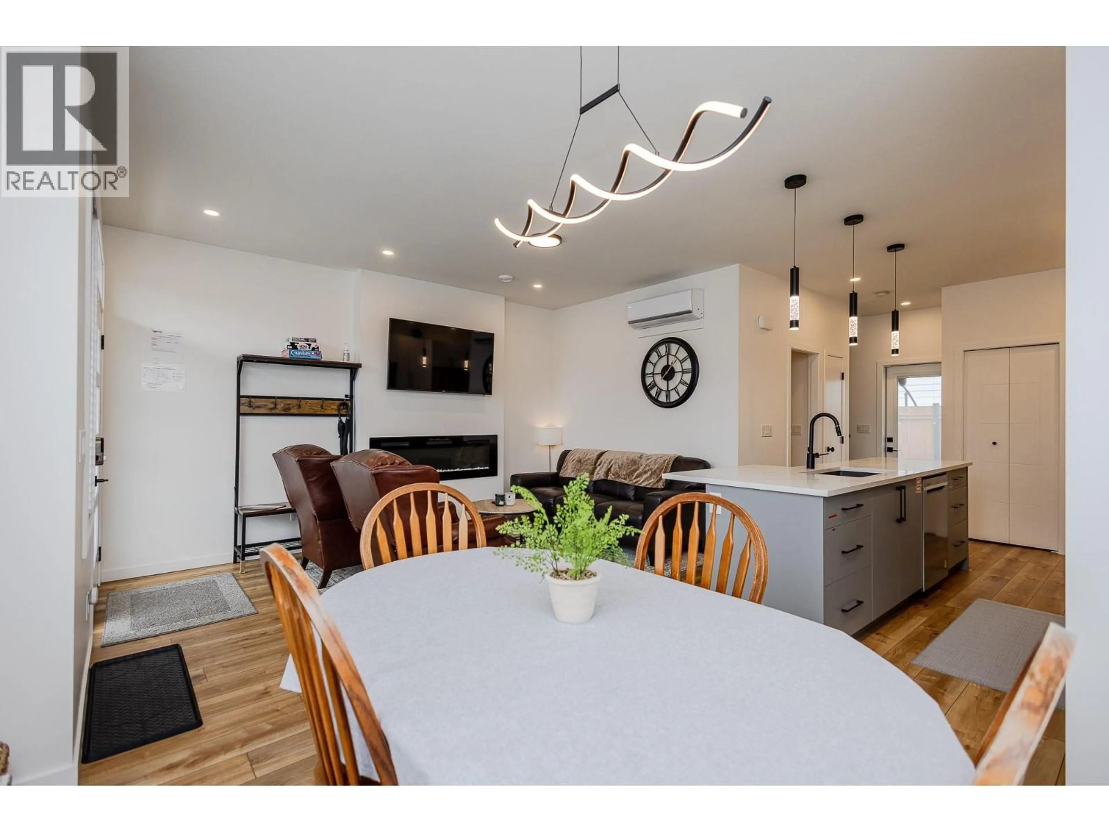 Open concept kitchen, wood/laminate floor for 104 - 169 MAPLE STREET, Penticton British Columbia V2A5V4