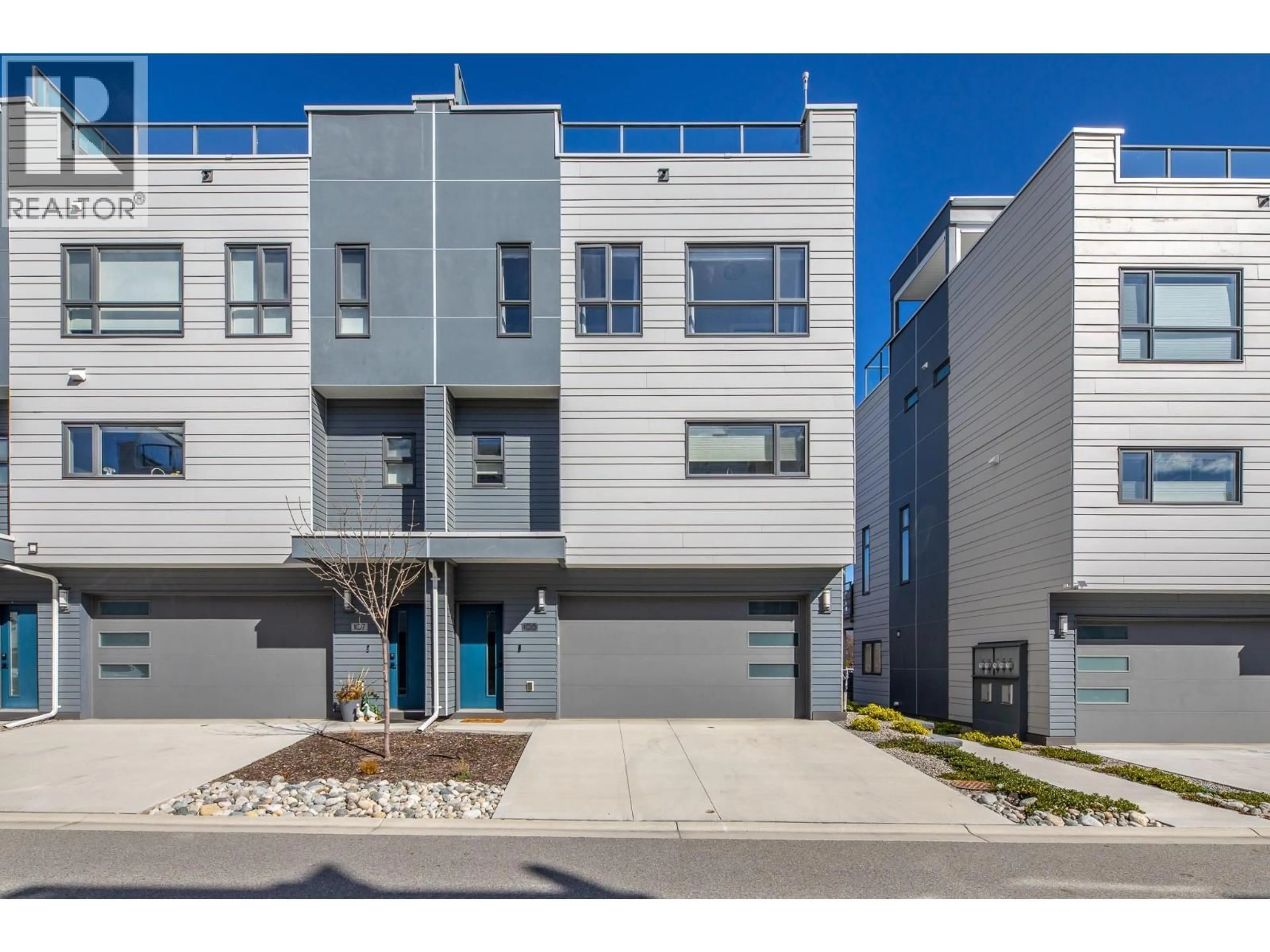 Home with vinyl exterior material, street for 106 - 201 WYLIE STREET, Penticton British Columbia V2A0H3