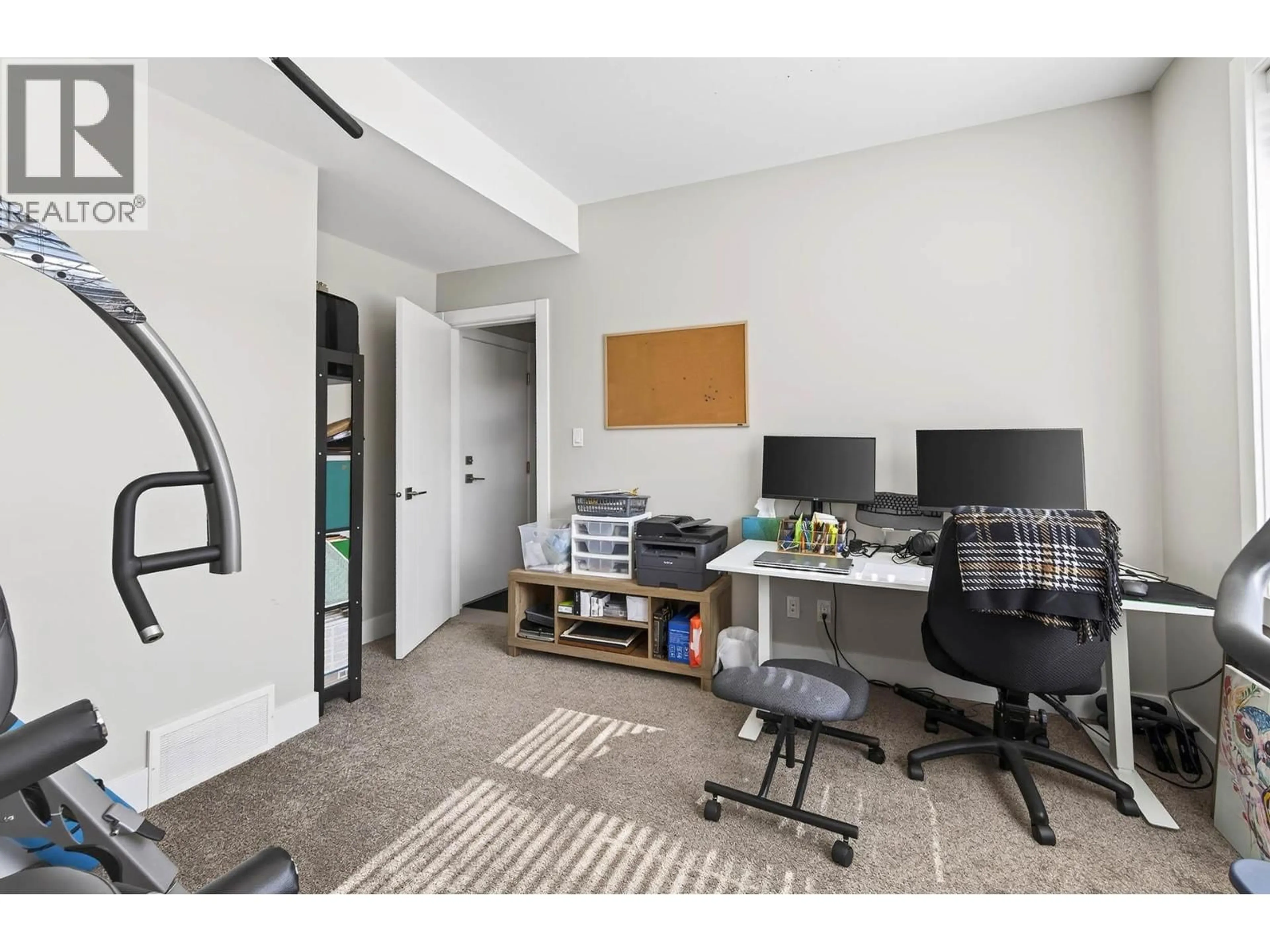 A pic of a room for 102 - 370 9TH AVENUE, Kamloops British Columbia V2C0H9