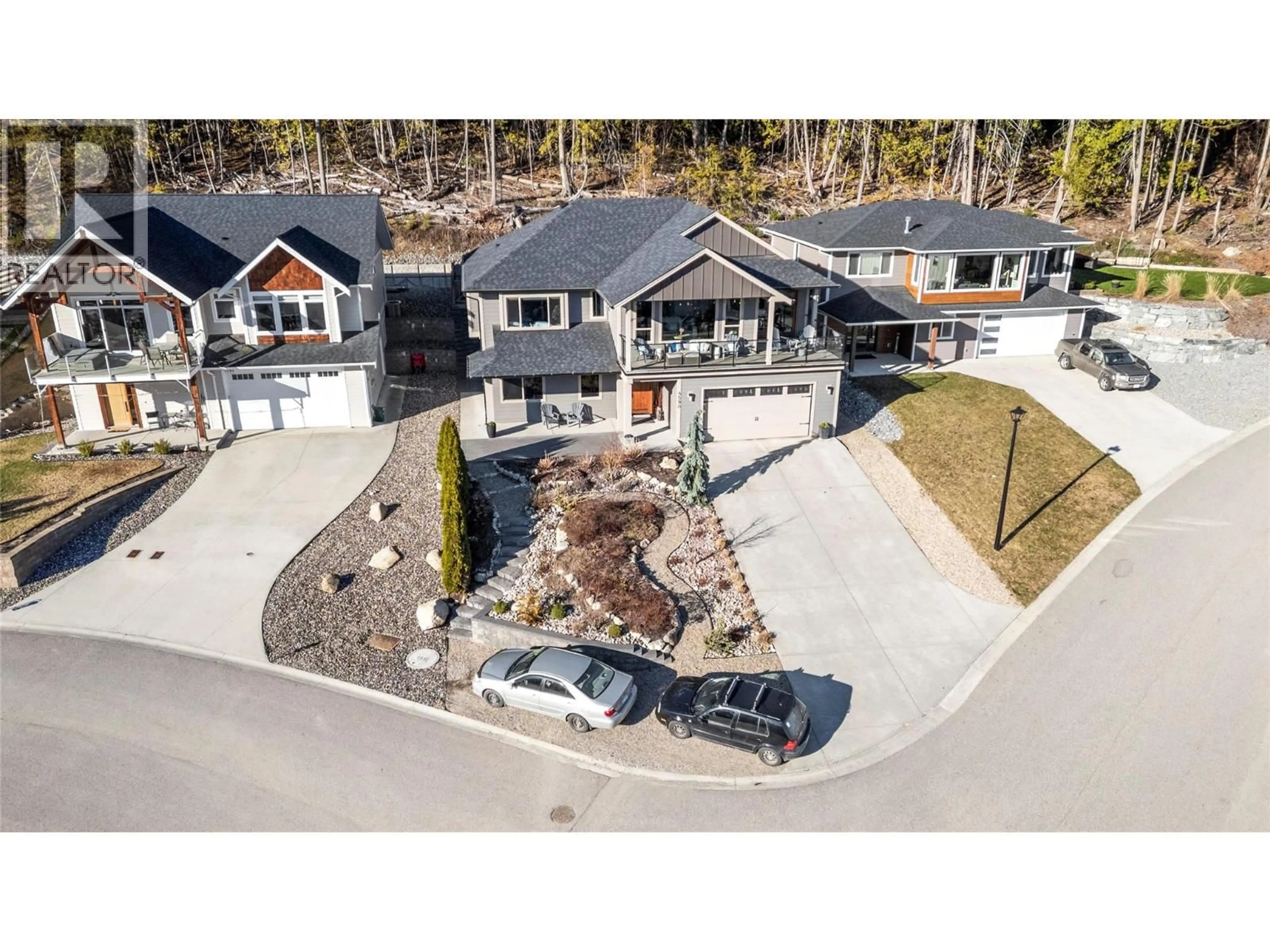 A pic from outside/outdoor area/front of a property/back of a property/a pic from drone, unknown for 4590 71 AVENUE, Salmon Arm British Columbia V0E1K0